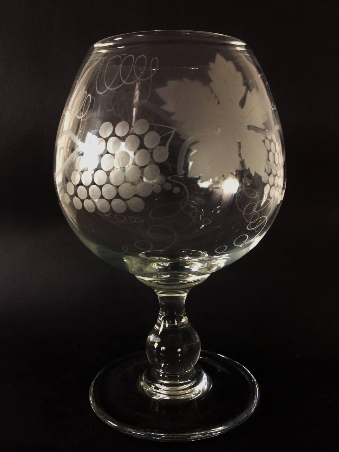Blown Glass Soufflé Rafraichissoir with Vines Decor  End of the 19th Century For Sale 1