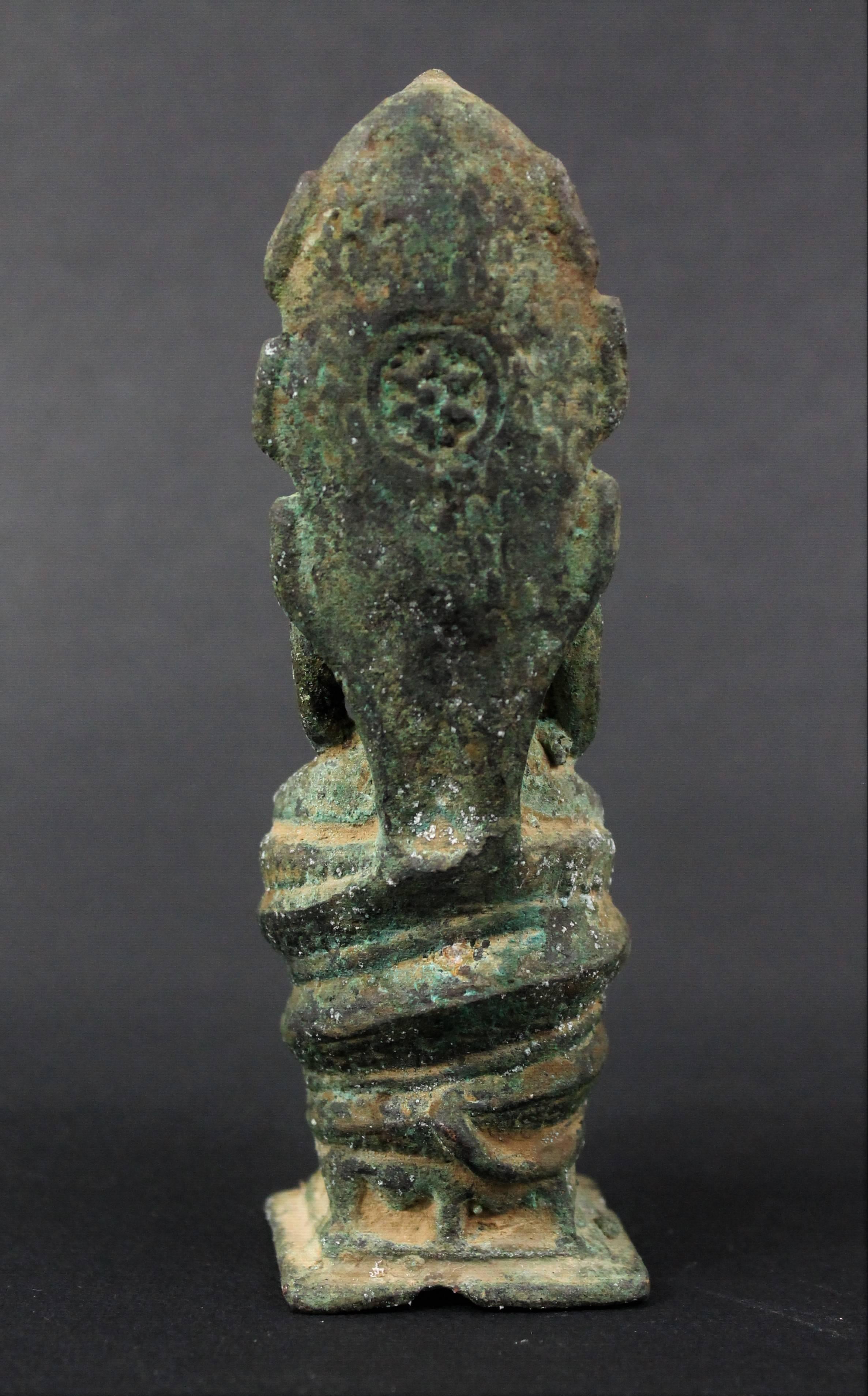 Kambodschanischer Buddha Naga-Kunst, Bronze, Angkor-Periode, 12 Jahrhundert (18. Jahrhundert und früher) im Angebot
