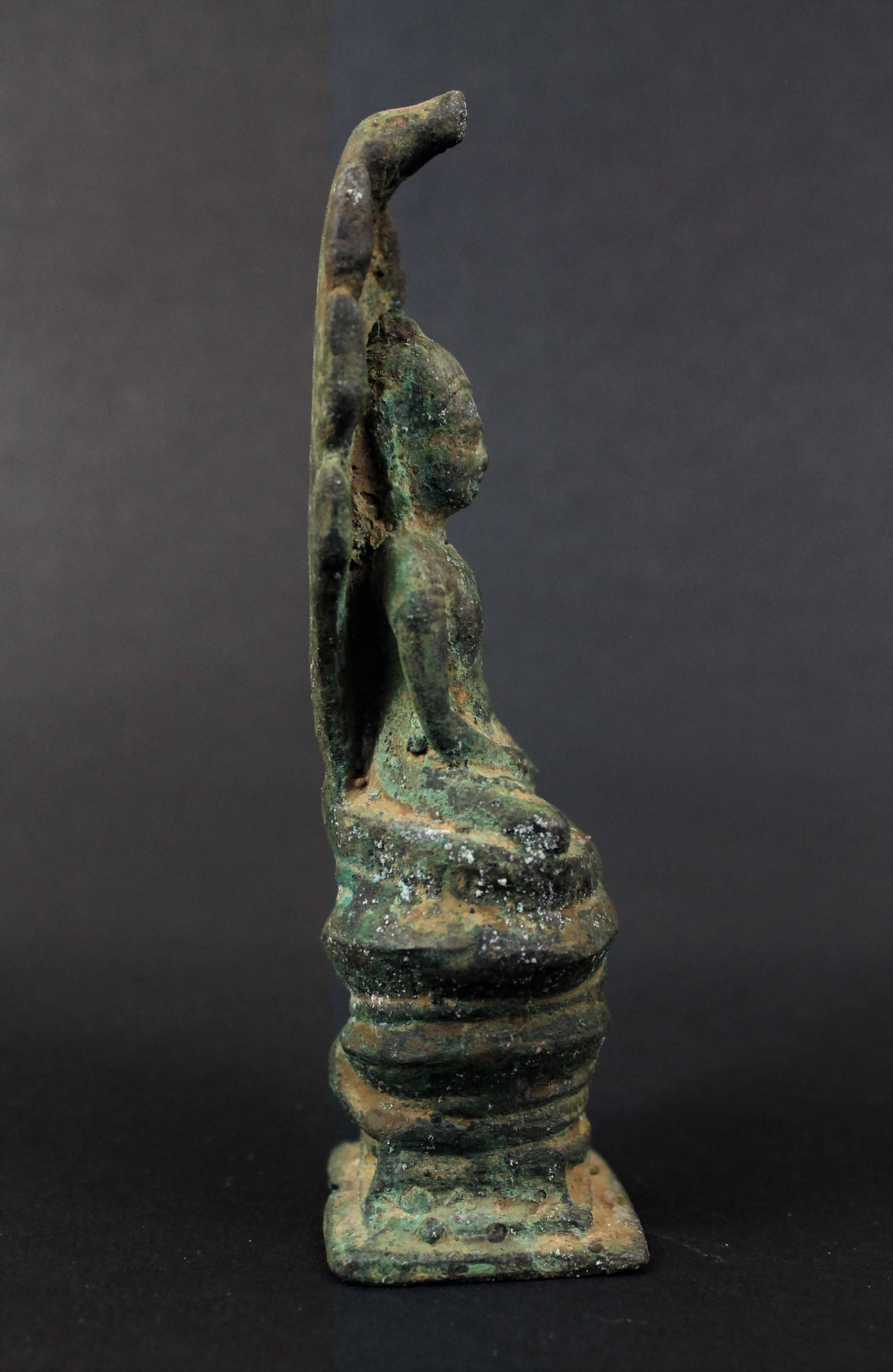 Kambodschanischer Buddha Naga-Kunst, Bronze, Angkor-Periode, 12 Jahrhundert im Angebot 1