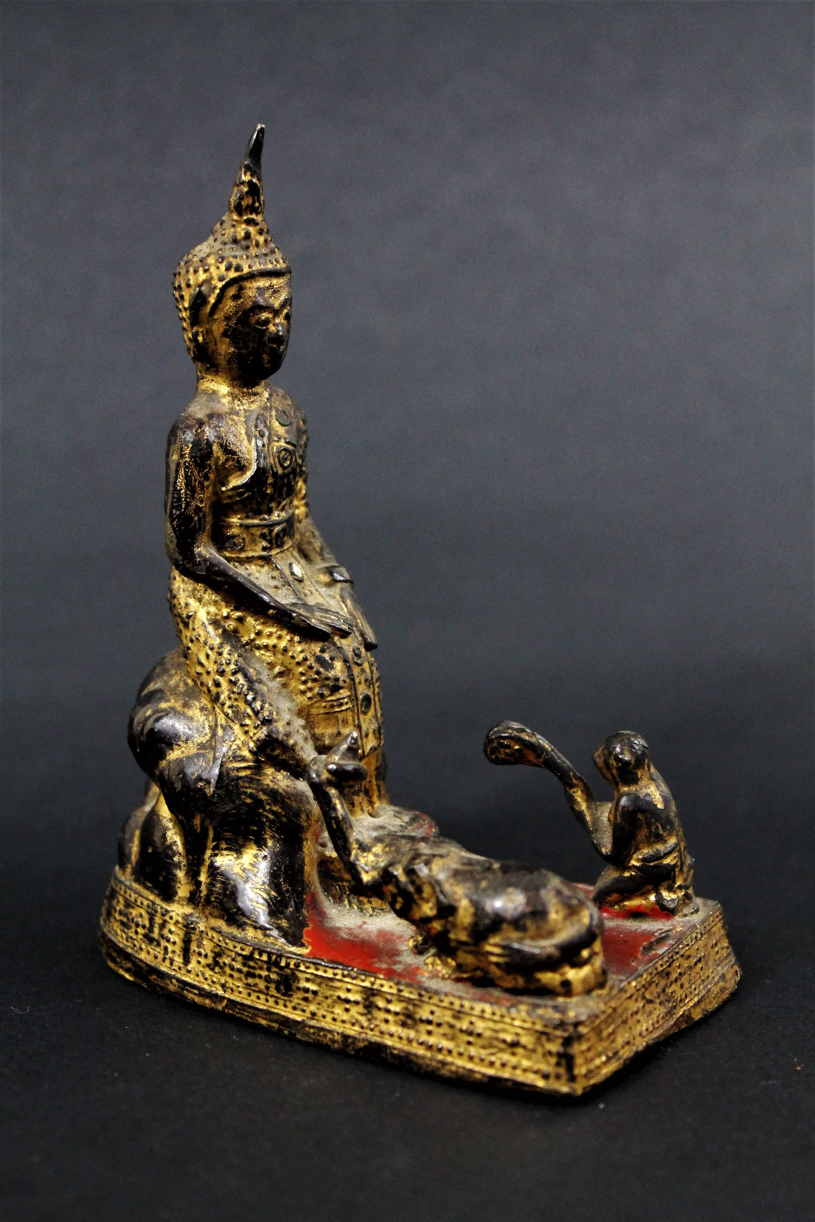  18. Jahrhundert Thailand Siam Rattanakosin Bronze lackierter und vergoldeter Buddha  im Angebot 4