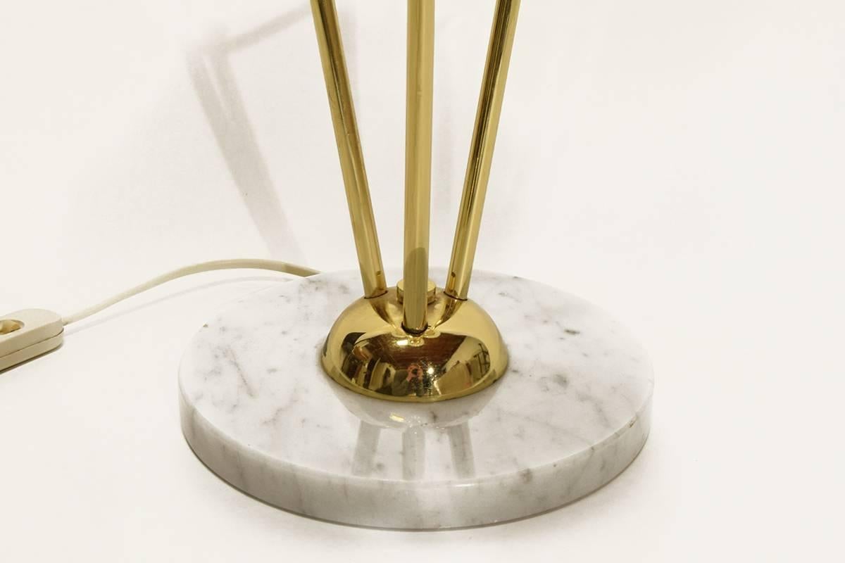 Mid-20th Century Italian Murano Glass and Brass Table Lamp in the Style of Stilnovo, 1960s