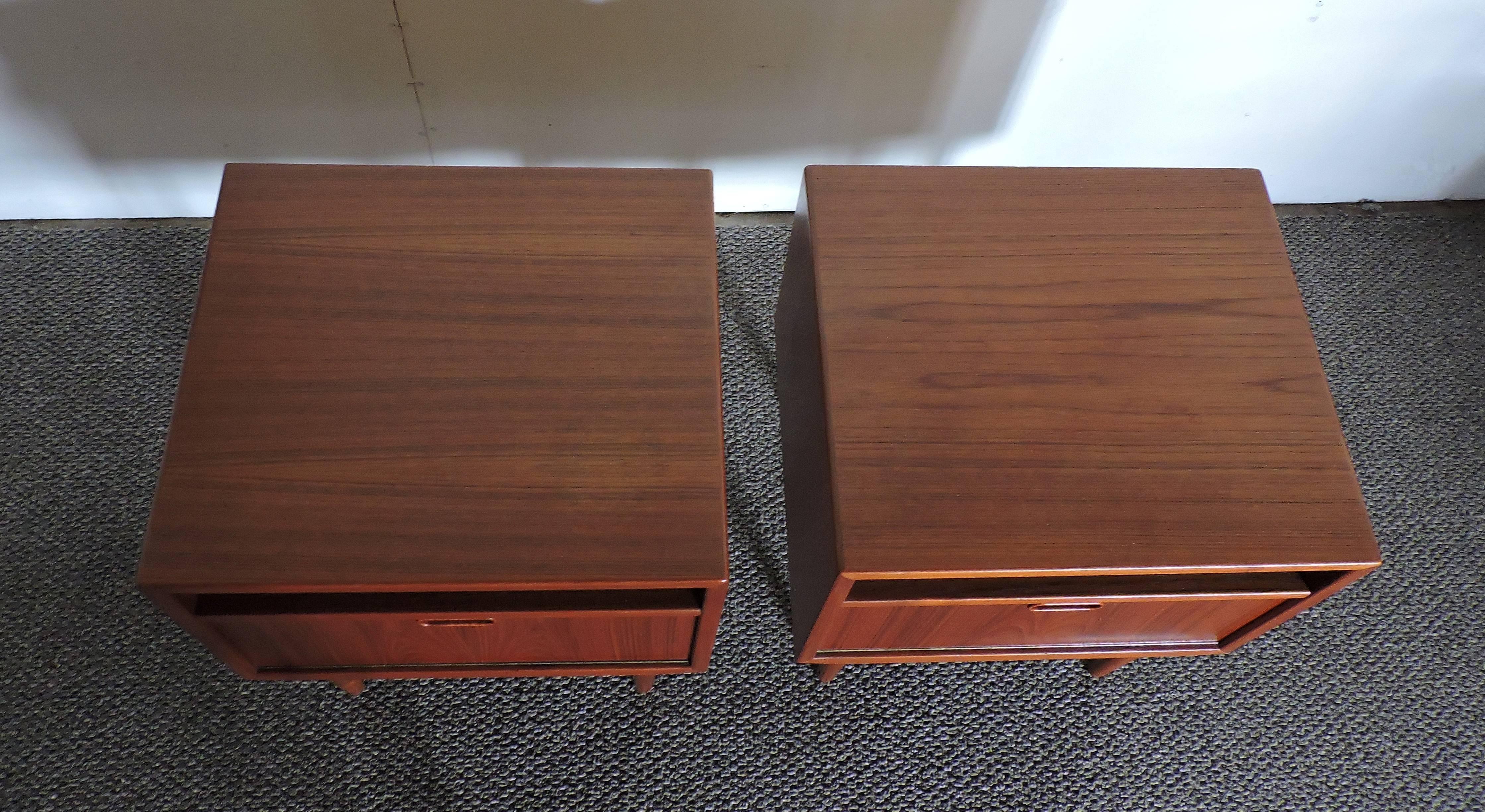 Scandinavian Pair of Danish Modern Teak Nightstands by Falster