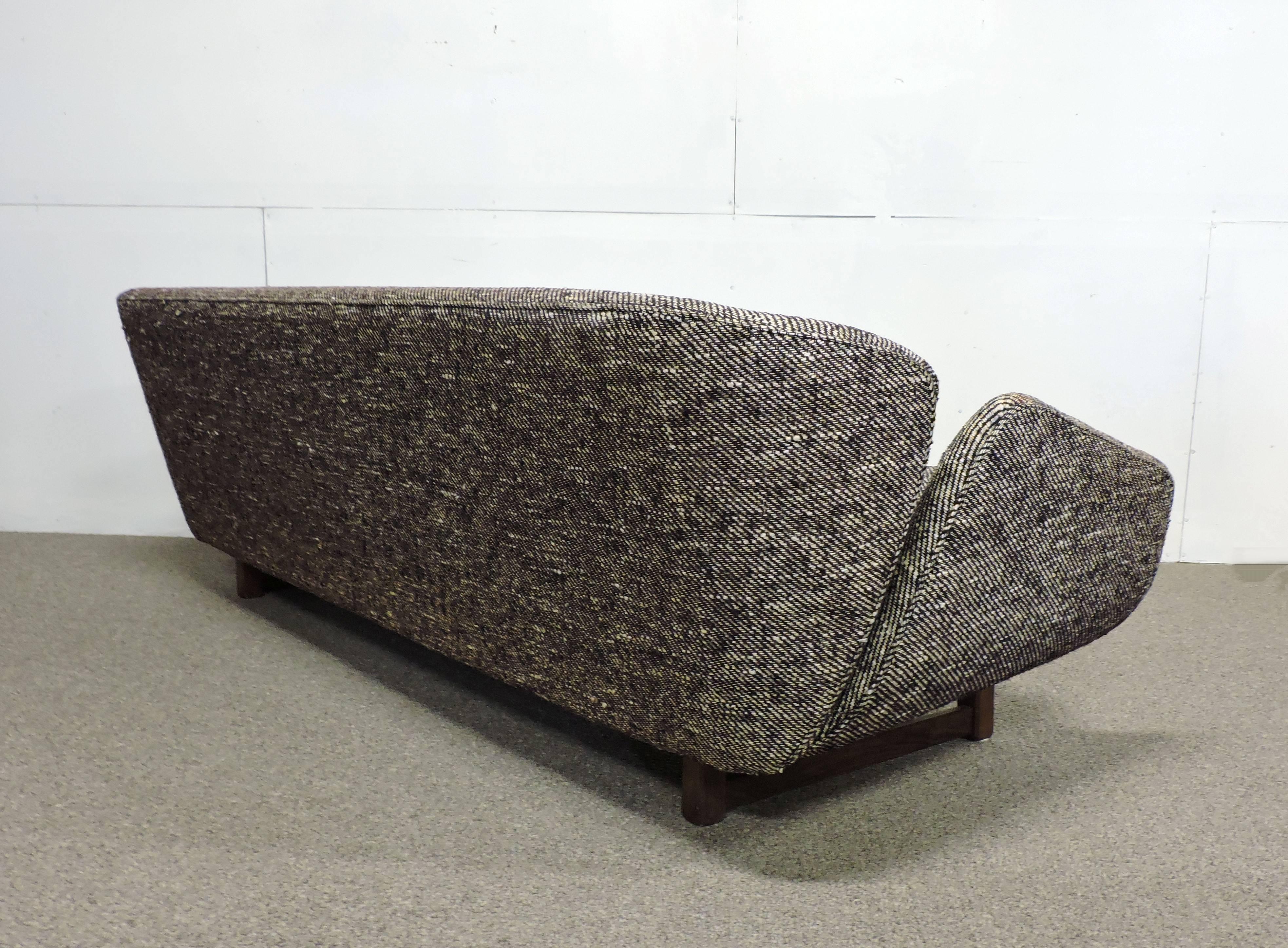 Mid-Century Modern Wieland Sofa von OB Solie mit geschwungener Rückenlehne und Armlehnen (Polster)