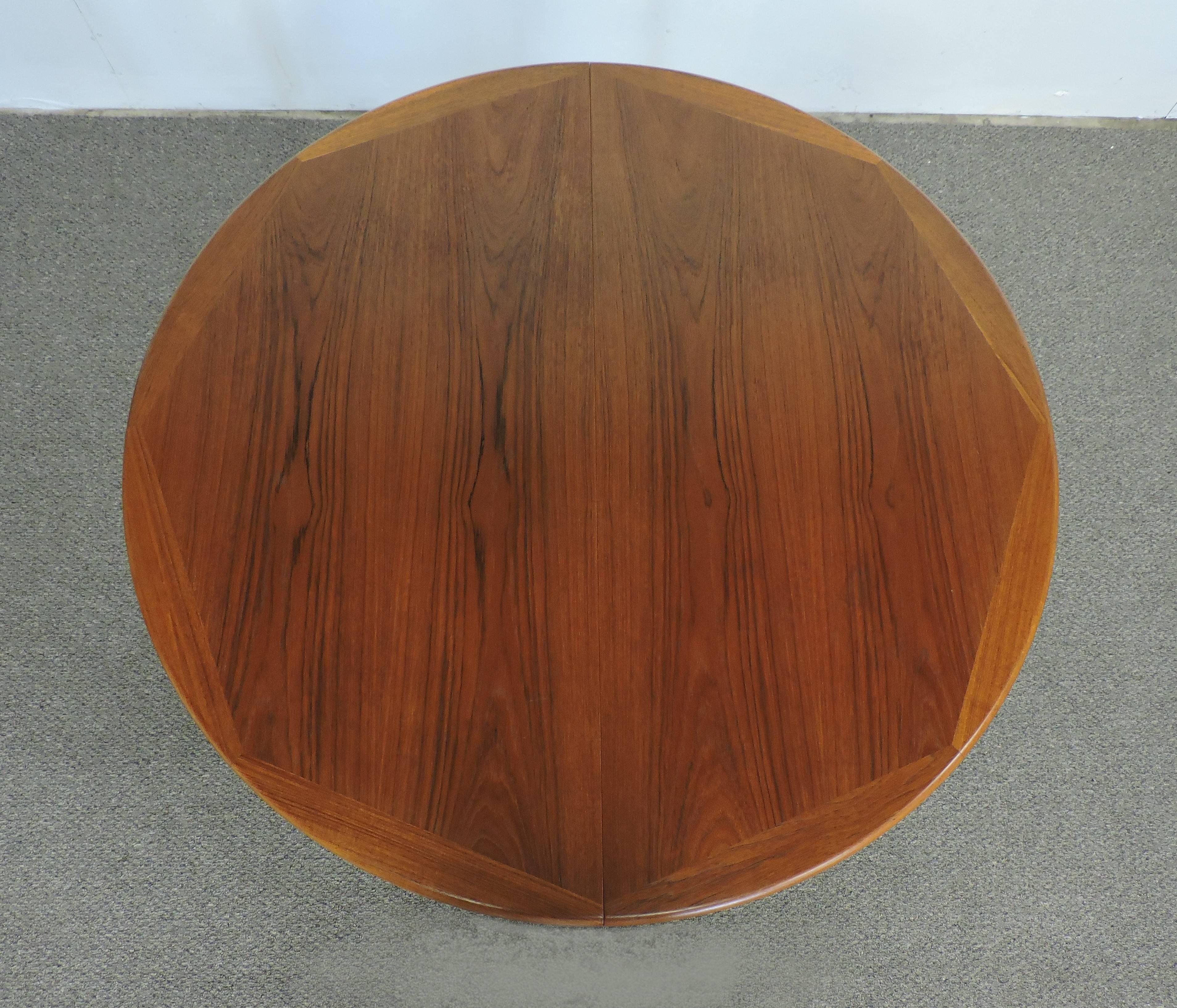 vejle stole mobelfabrik dining table