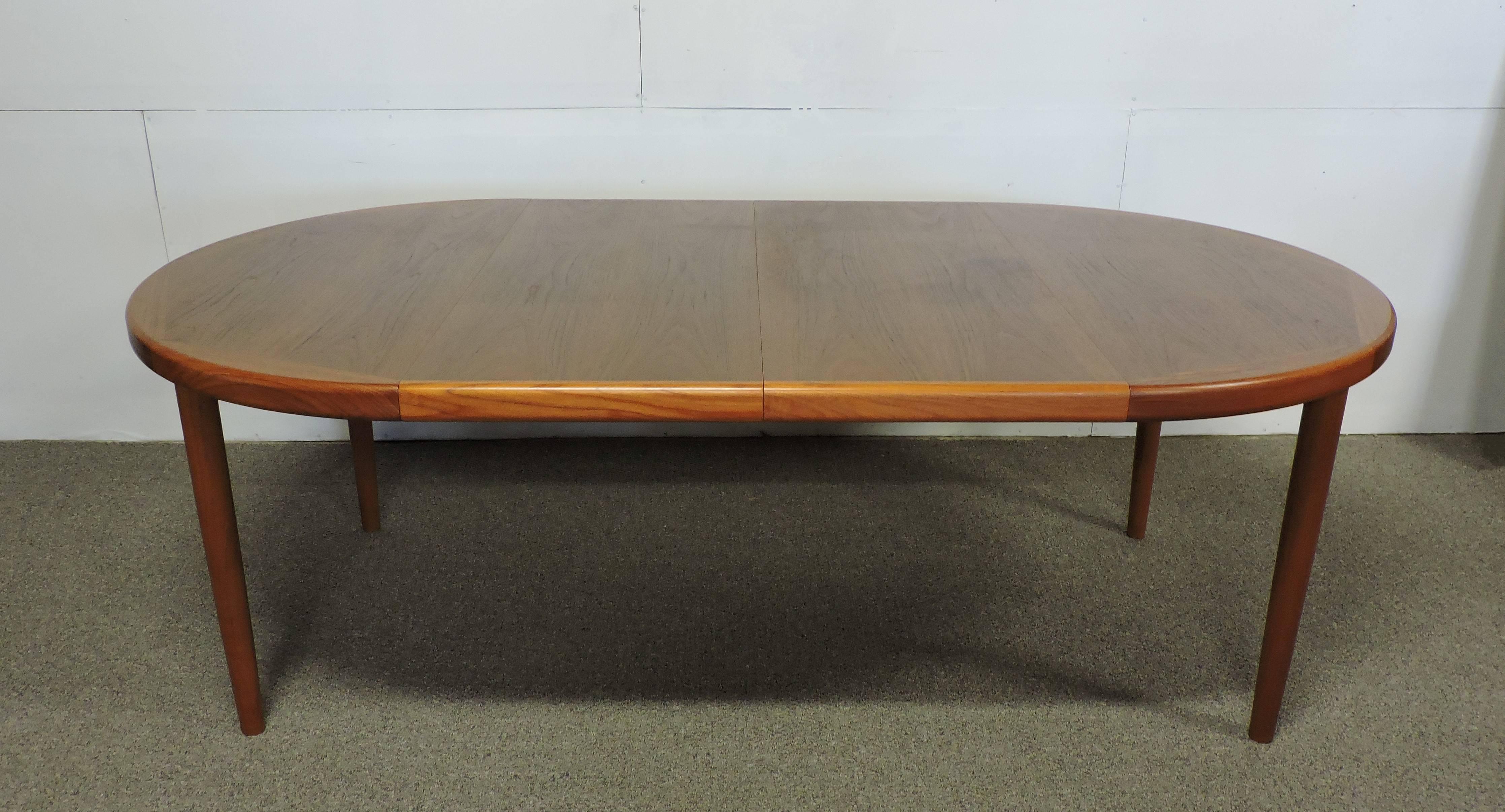 Scandinavian Modern Danish Modern Teak Extendable Dining Table by Vejle Stole with Two Leaves
