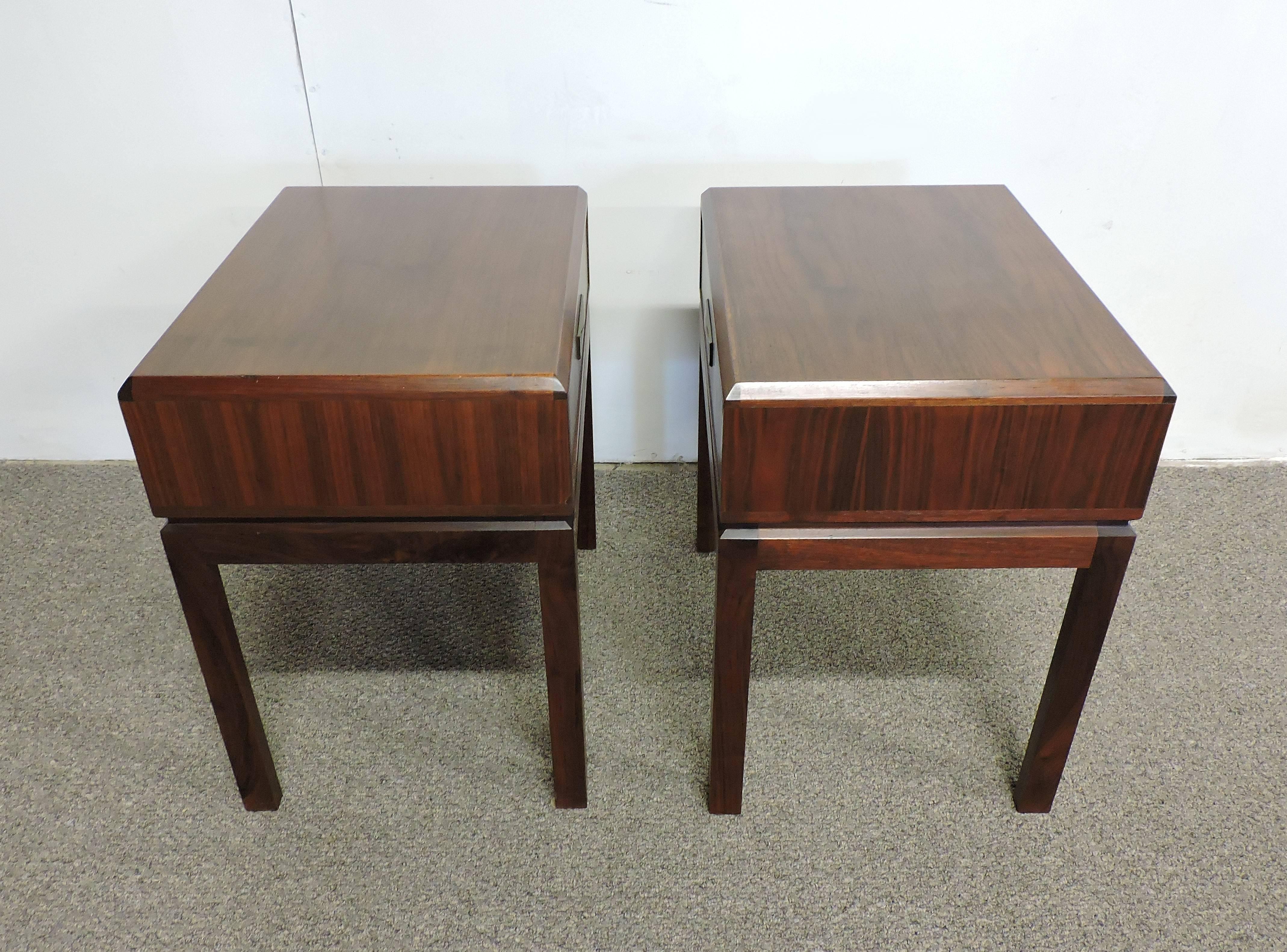 Pair of Founders Mid-Century Modern Walnut Nightstands or End Tables  1