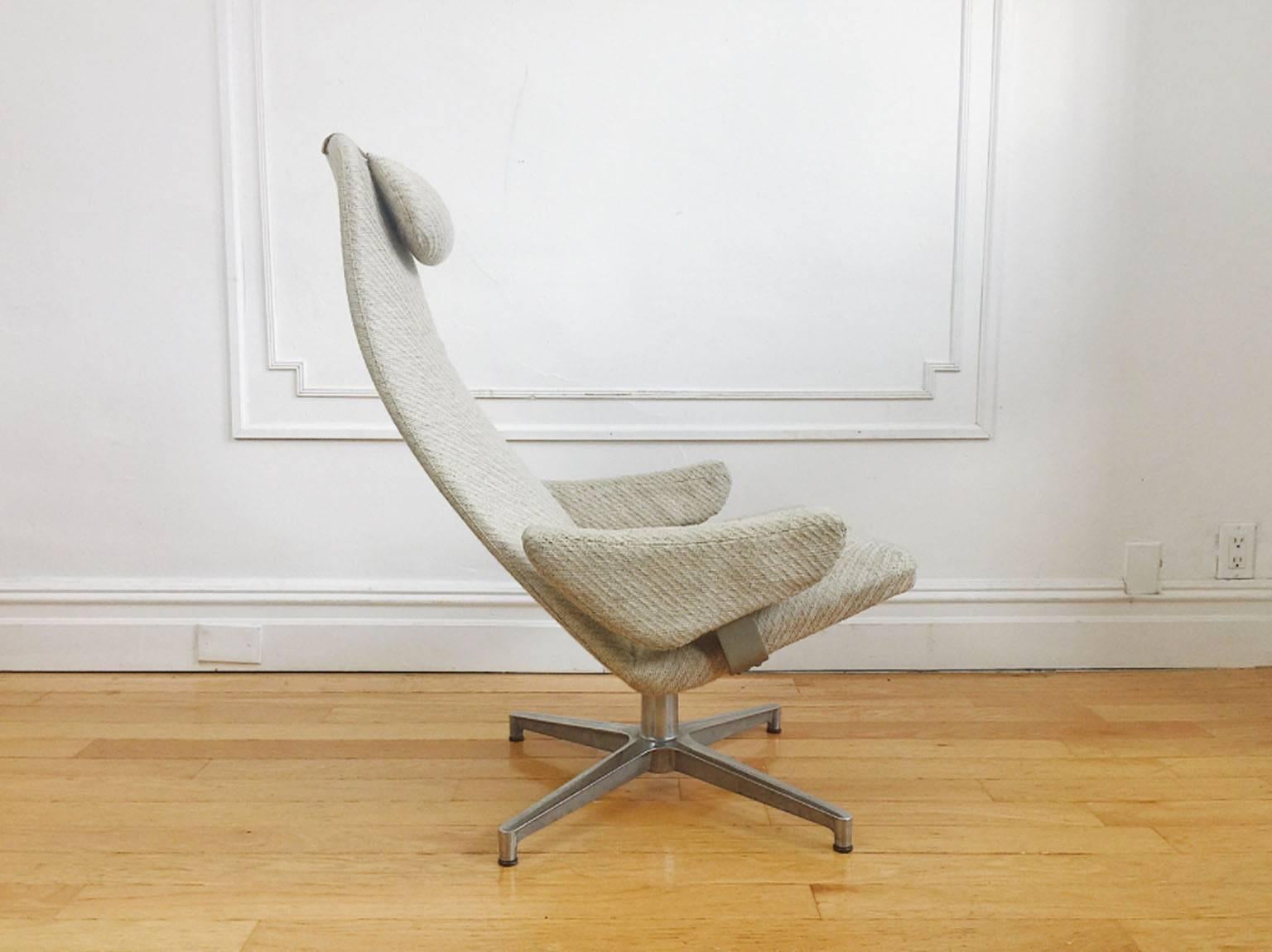 Mid-Century Modern Scandinavian Swivel Lounge Chair by Alf Svensson for DUX In Good Condition In Summerville, SC