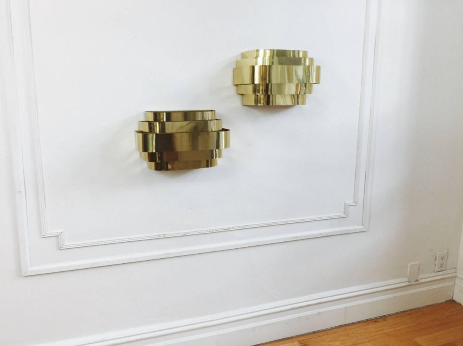 Modern Pair of Brass Cascade Sconces Paul Evans Style for Lightolier For Sale