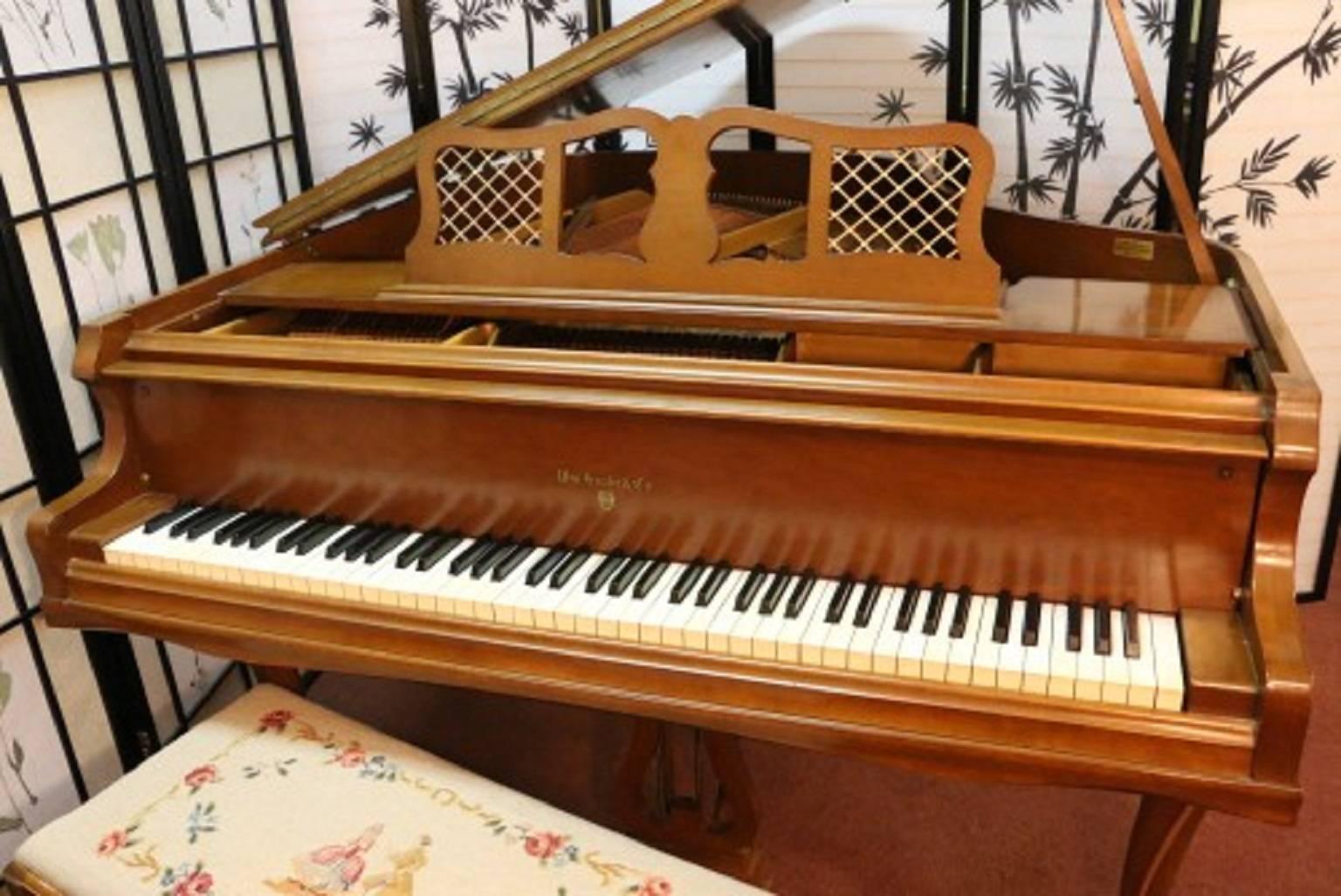 Art Case Chippendale Style Walnut Knabe Baby Grand Piano with Gold Trim In Excellent Condition In Port Jefferson, NY
