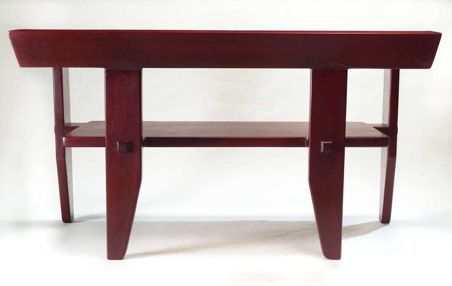 Banc Laredo Contemporary Design Traditional Joinery, Hardwood w/ Lacquer Finish Excellent état - En vente à San Antonio, TX