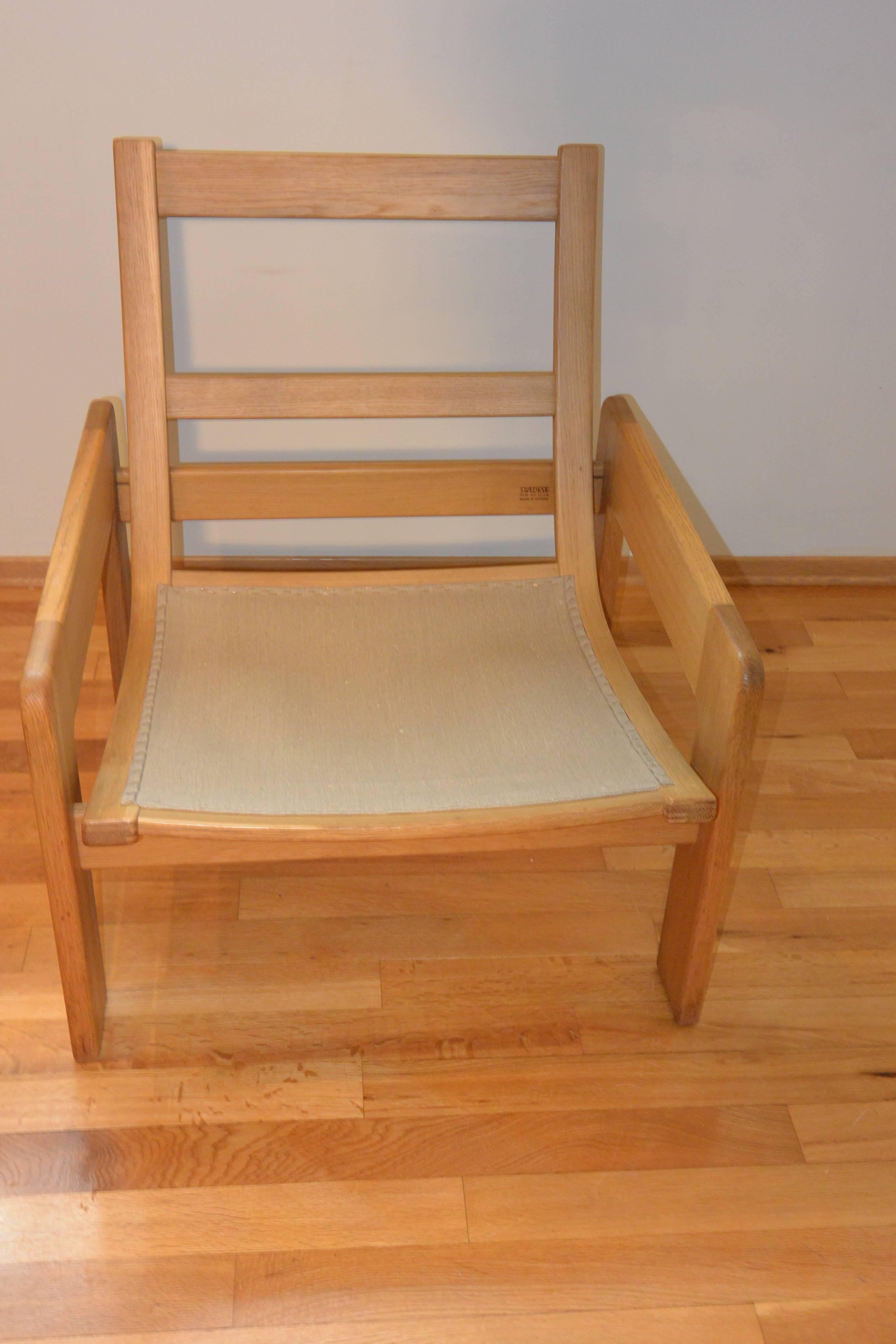 Pair of Yngve Ekström Oak Table and Chair, Swedish In Excellent Condition For Sale In Notteroy, NO