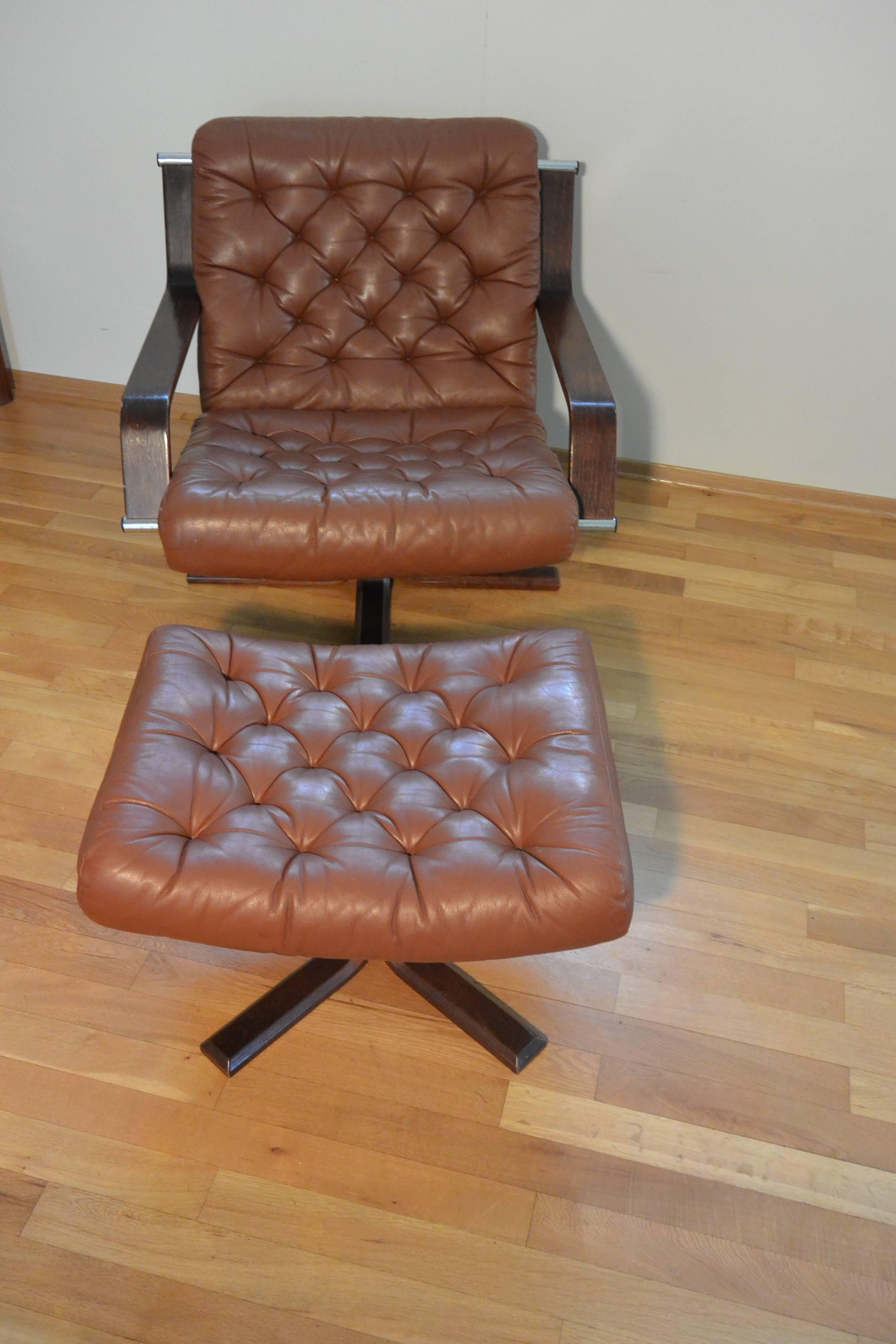 Rare Cognac Leather Norwegian Woodman Swivel Chair by Sigurd Ressell In Excellent Condition For Sale In Notteroy, NO