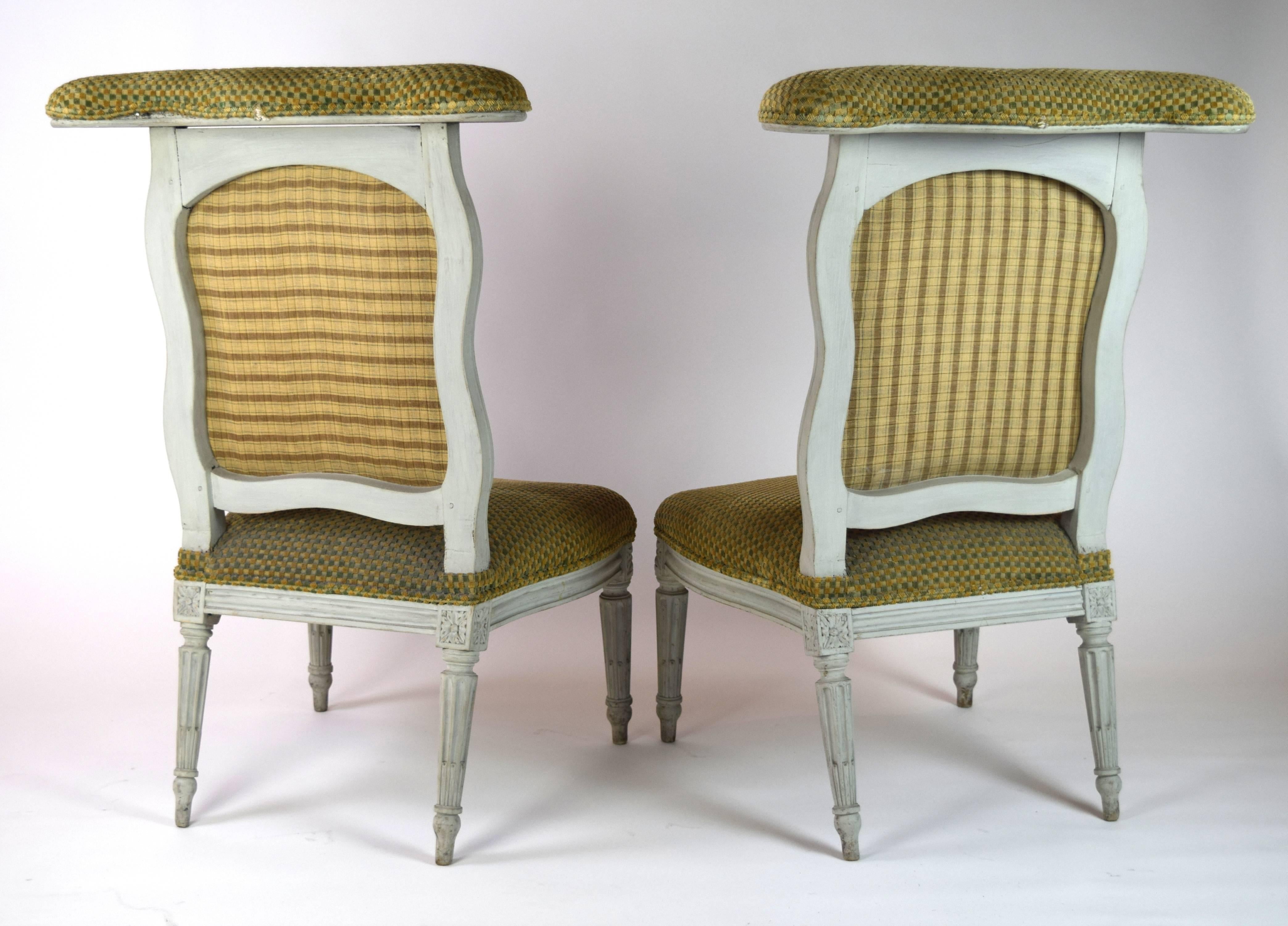 Neoclassical Pair of Louis XVI Painted Voyeuses For Sale