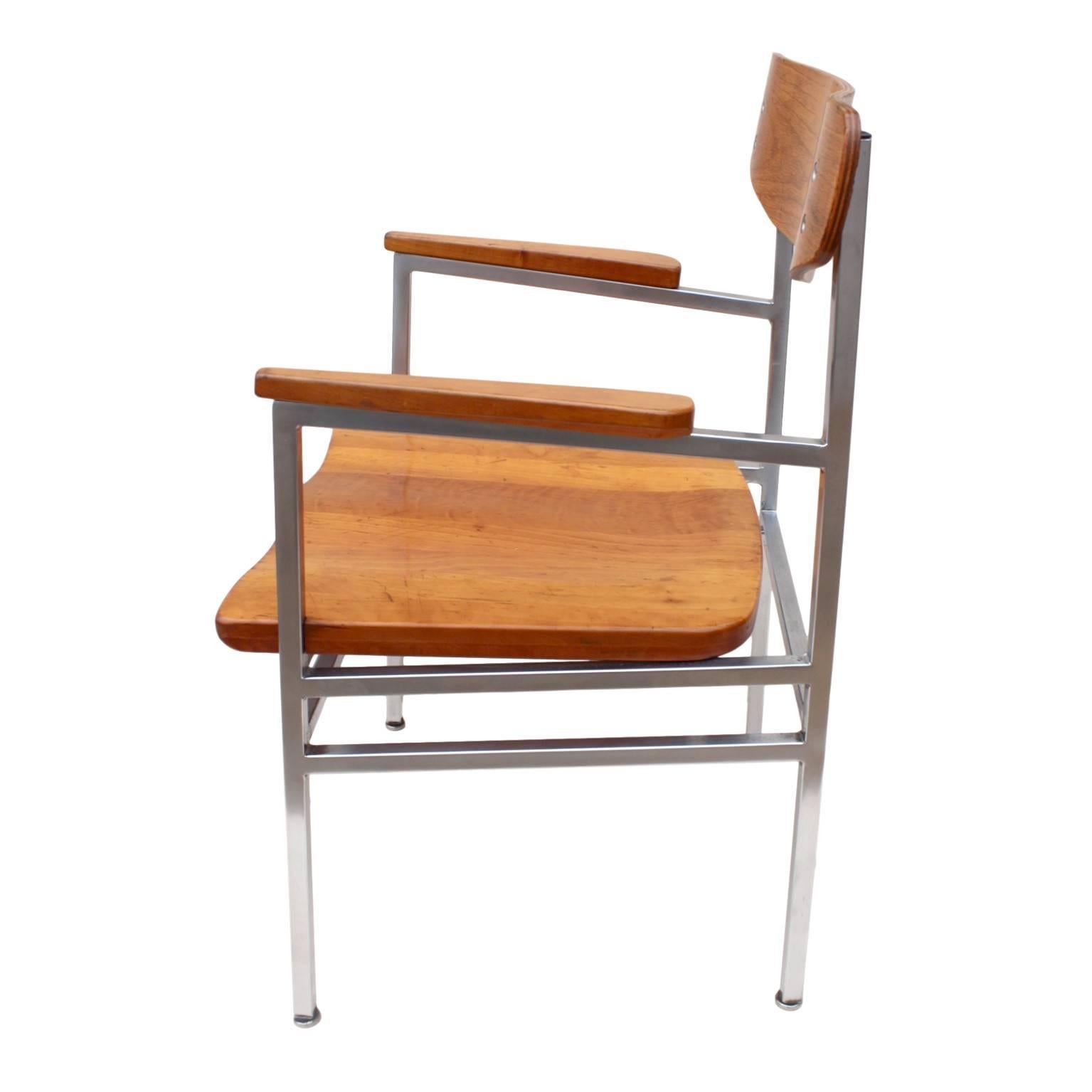 Rare ensemble de six chaises de salle à manger en cerisier et chrome des années 1960, de style moderne du milieu du siècle dernier Bon état - En vente à Lafayette, IN