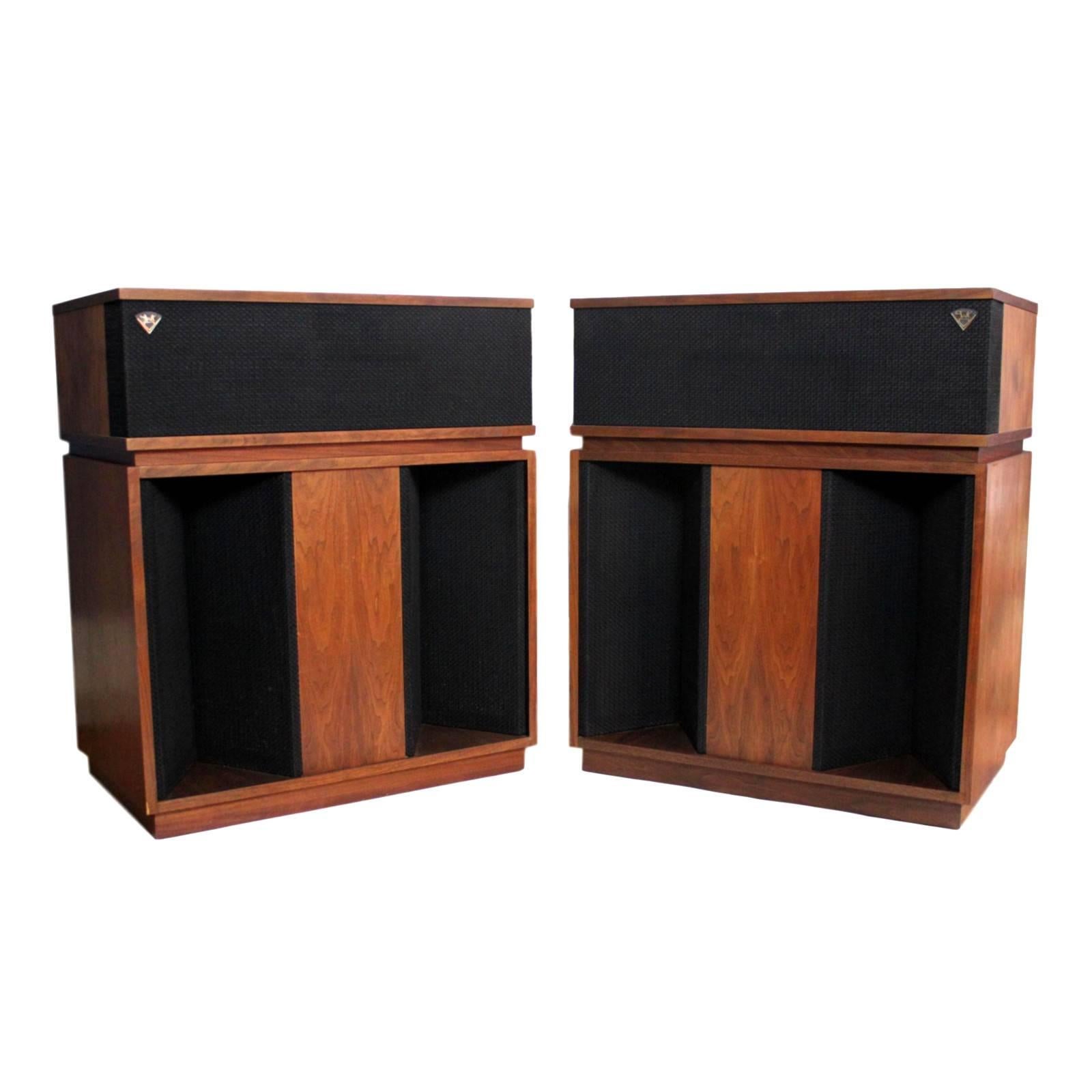This stunning pair of original 1973 Klipsch Belle loud speakers are from a one-owner estate and are in spectacular condition for their age. Despite their relatively large scale and weight, this pair remains in such amazing condition because they