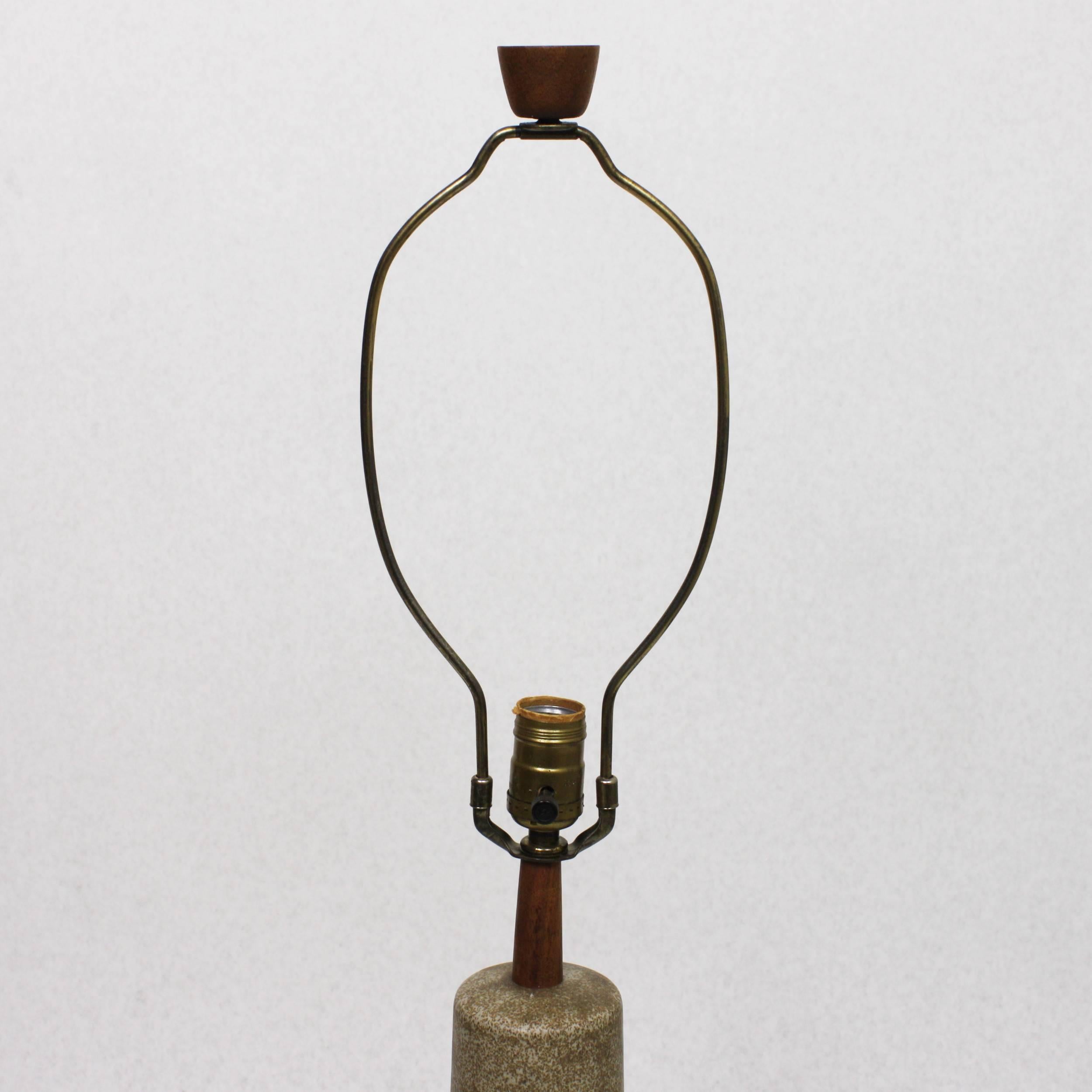 American Vintage Martz Marshall Studios Mid-Century Modern Tan Ceramic Table Lamp