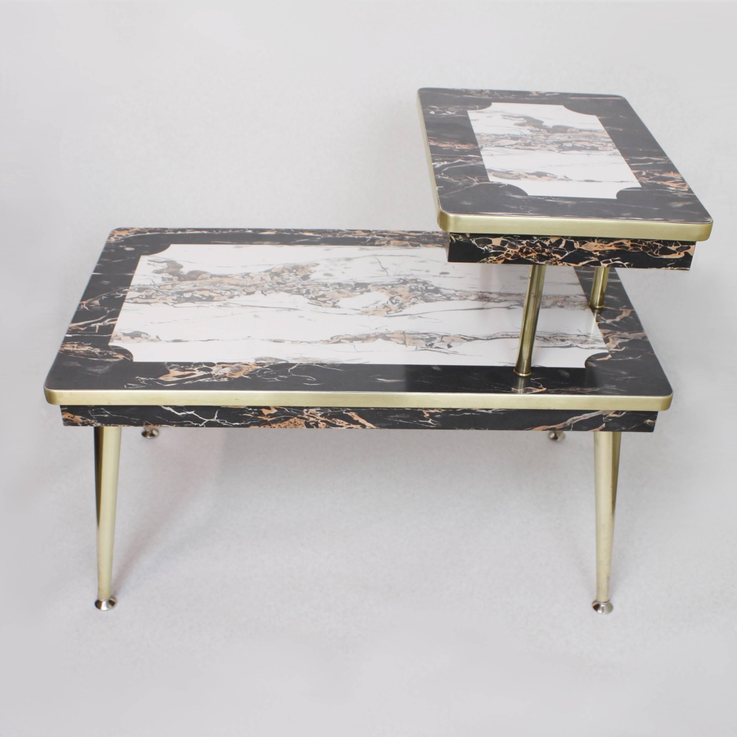 Pair of Matching Mid-Century Modern Black & White Faux-Marble & Brass End Tables In Excellent Condition In Lafayette, IN