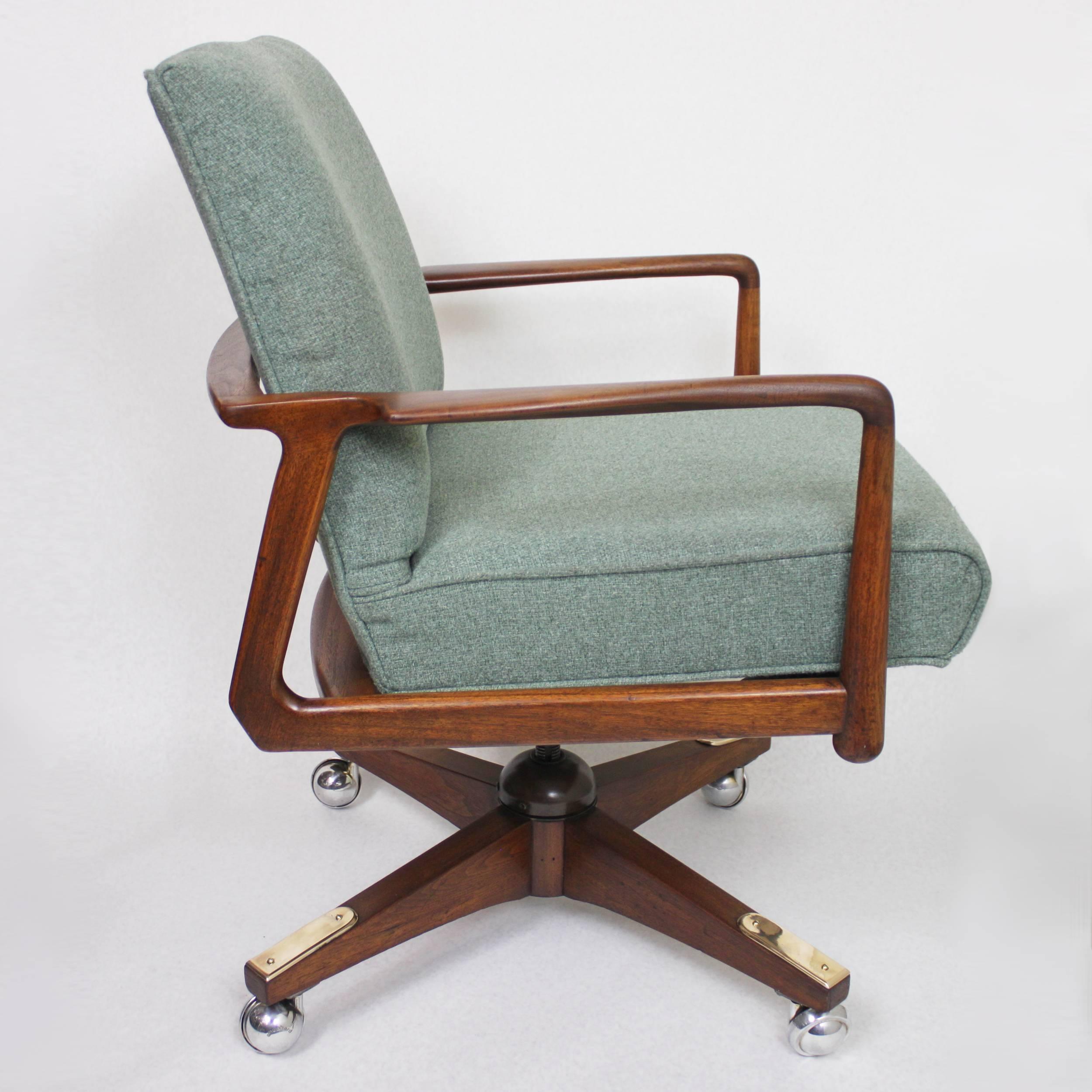 American Vintage Mid-Century Modern Walnut Desk Chair by George Reinoehl for Stow Davis