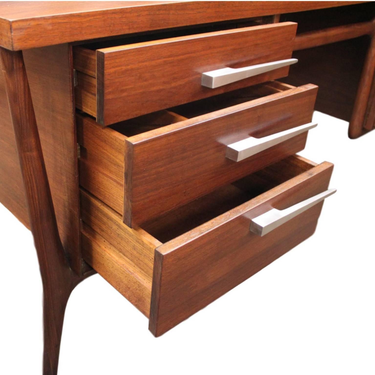 Mid-20th Century Iconic 1950s Mid-Century Modern Walnut Executive Desk by Leopold Desk Co.