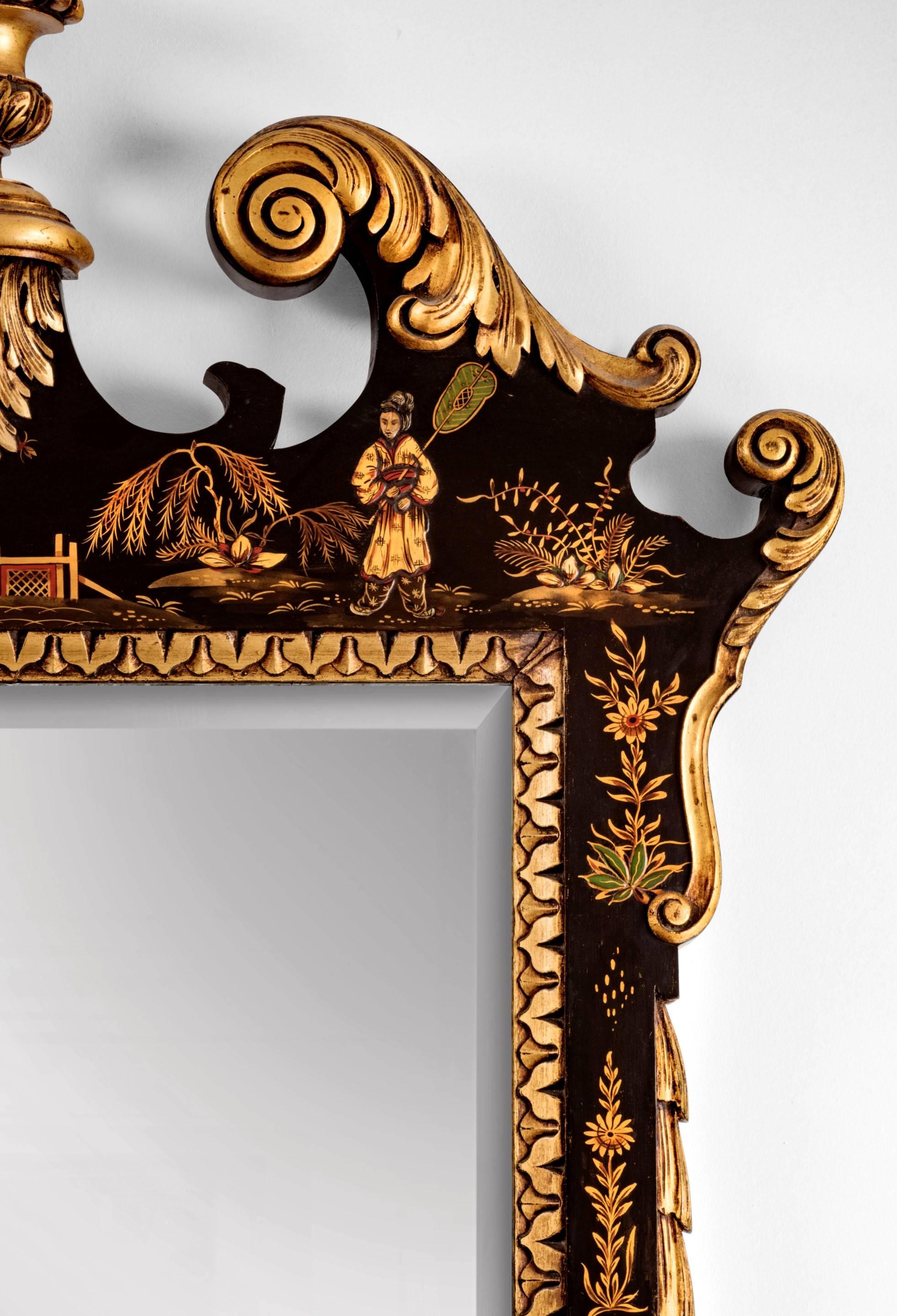 Baroque style Gilded and Black Japanned Mirror, 20th century In Good Condition For Sale In Tring, GB