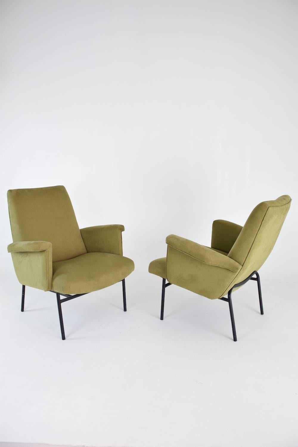 French Pair of SK660 Armchairs by Pierre Guariche