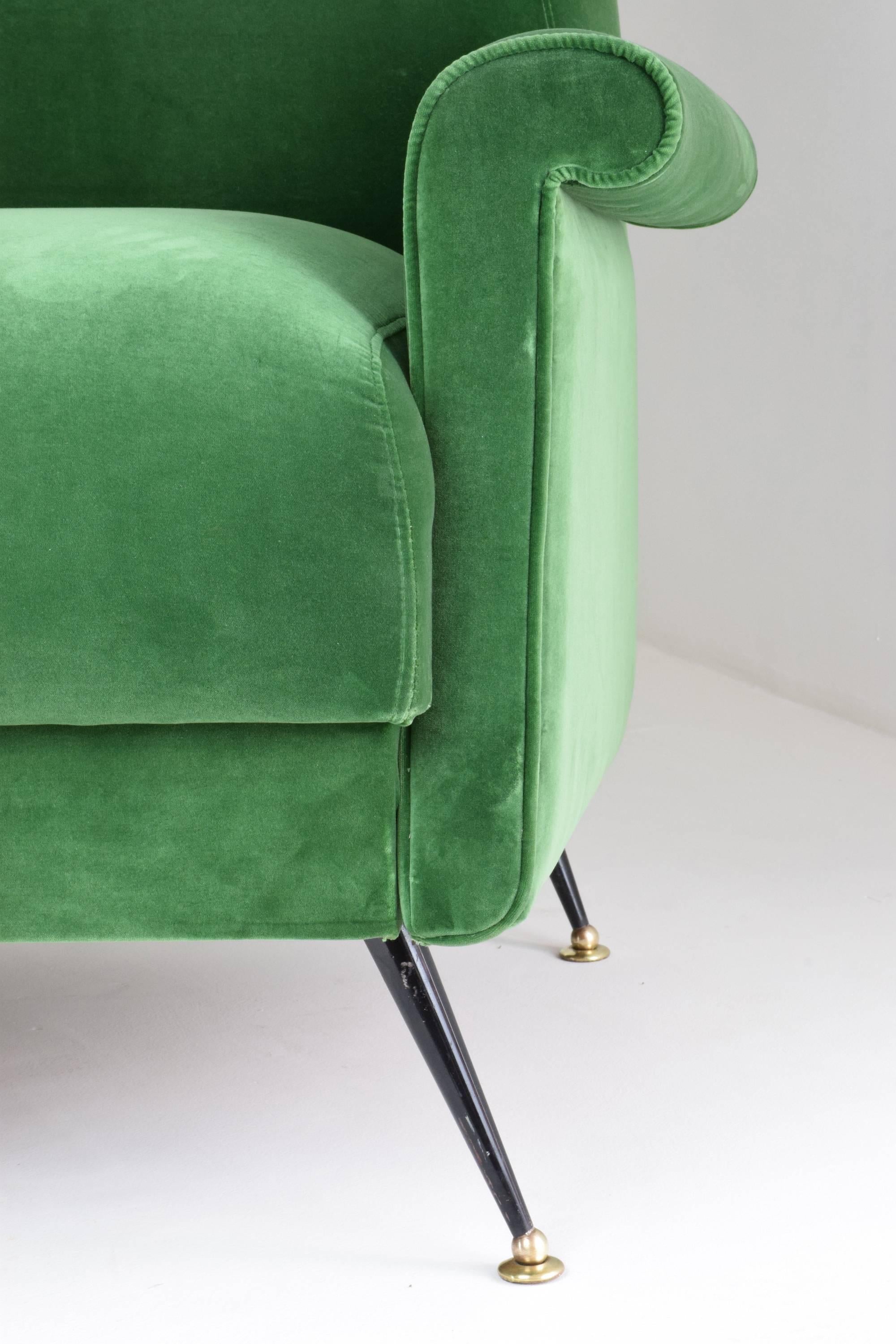 Italian Mid-Century Velvet Sofa In Good Condition In Paris, FR
