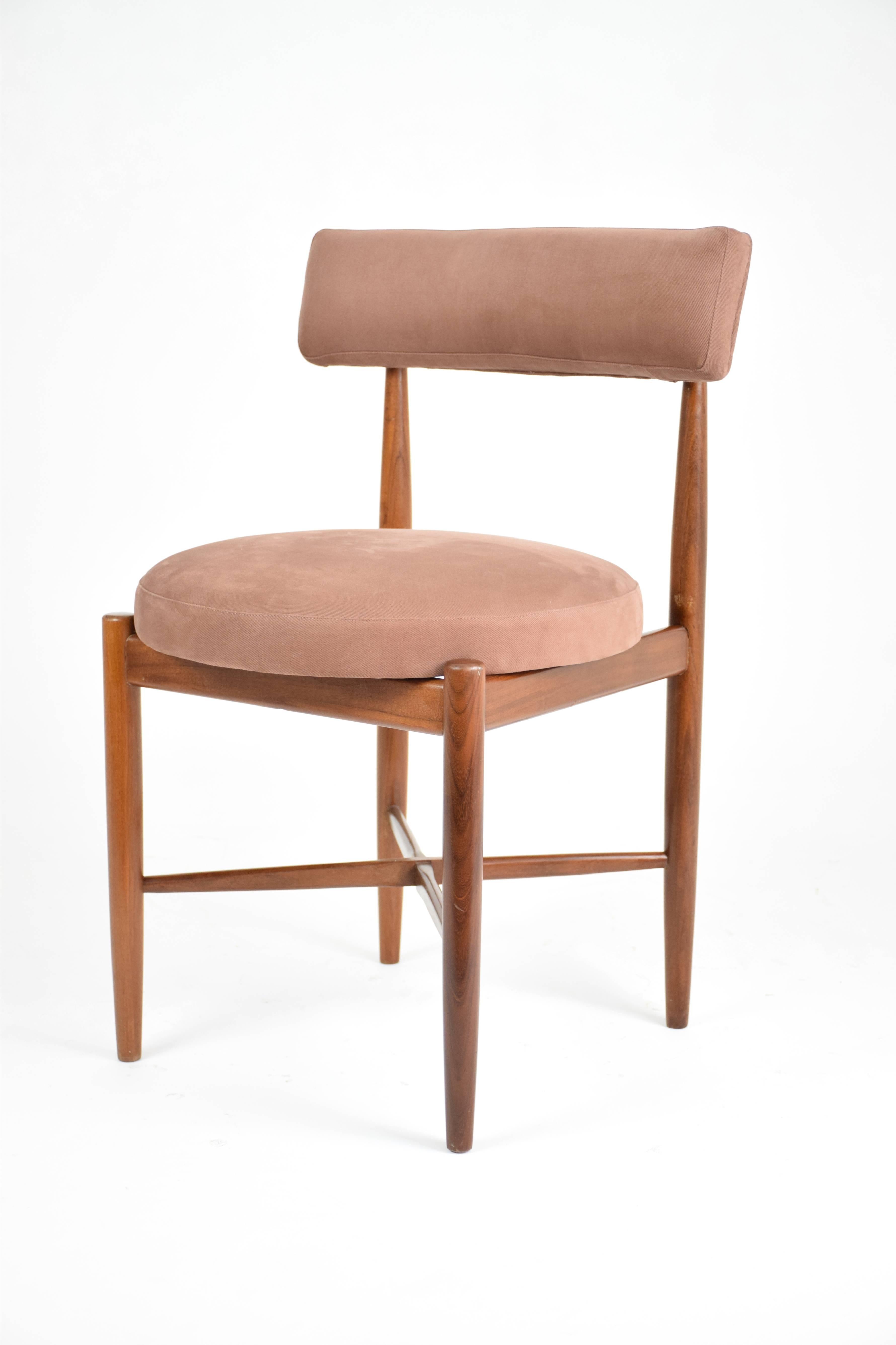 Mid-Century Teak Dining Chairs by G-Plan In Good Condition In Paris, FR