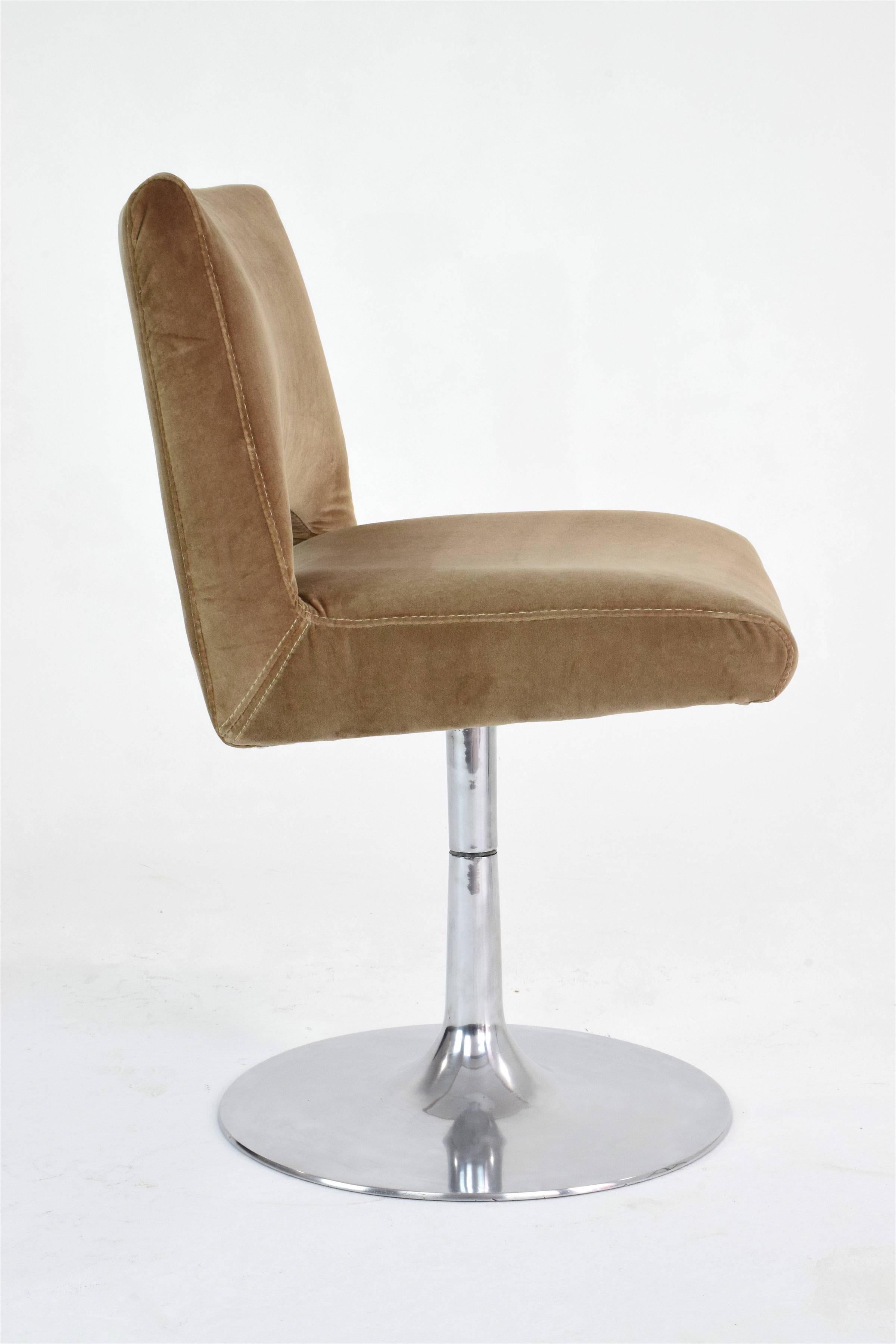 Mid-Century Modern  French 20th Century Vintage Office Chair, 1970's