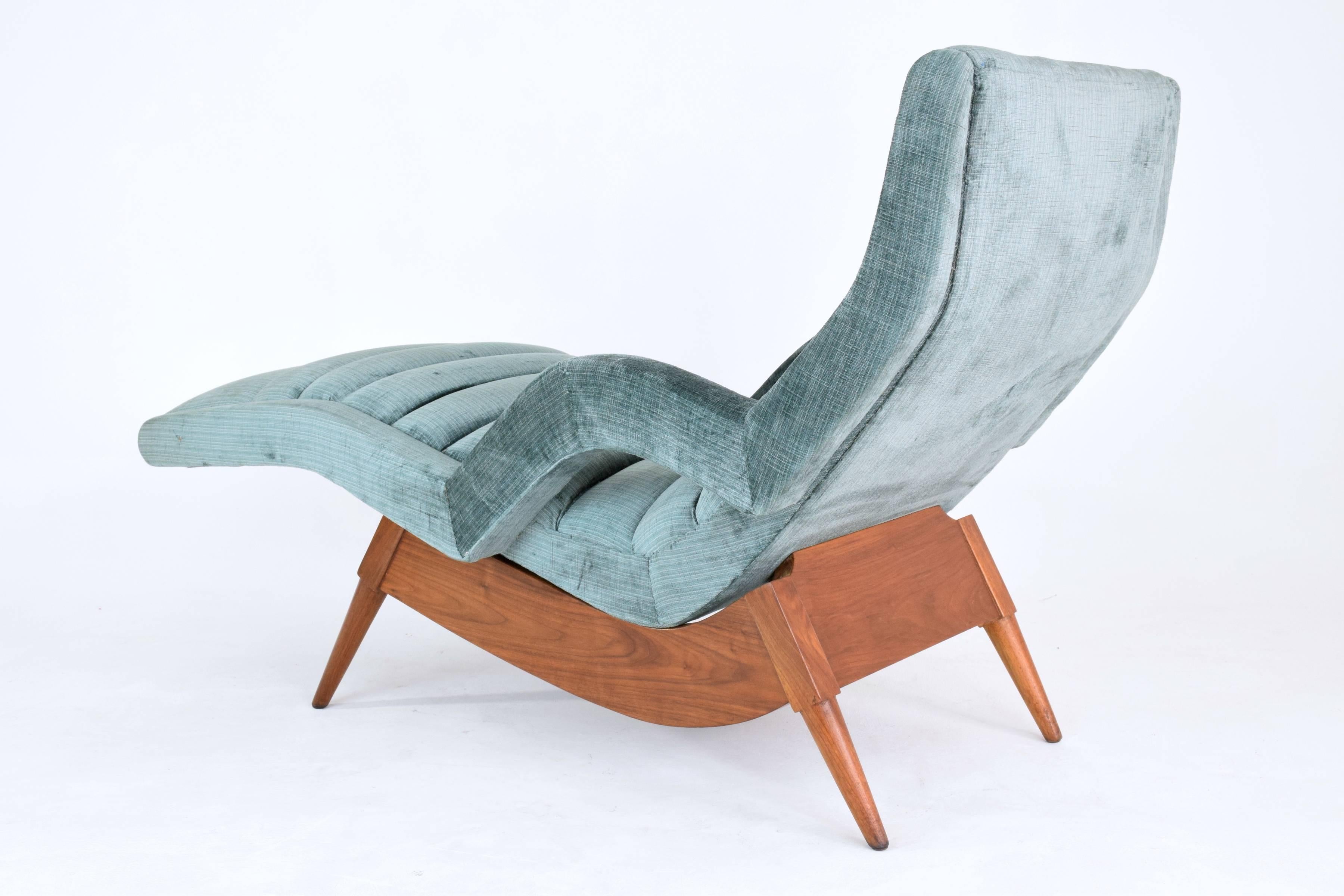 Mid-Century Velvet American Lounge Chair, 1950's  In Good Condition In Paris, FR
