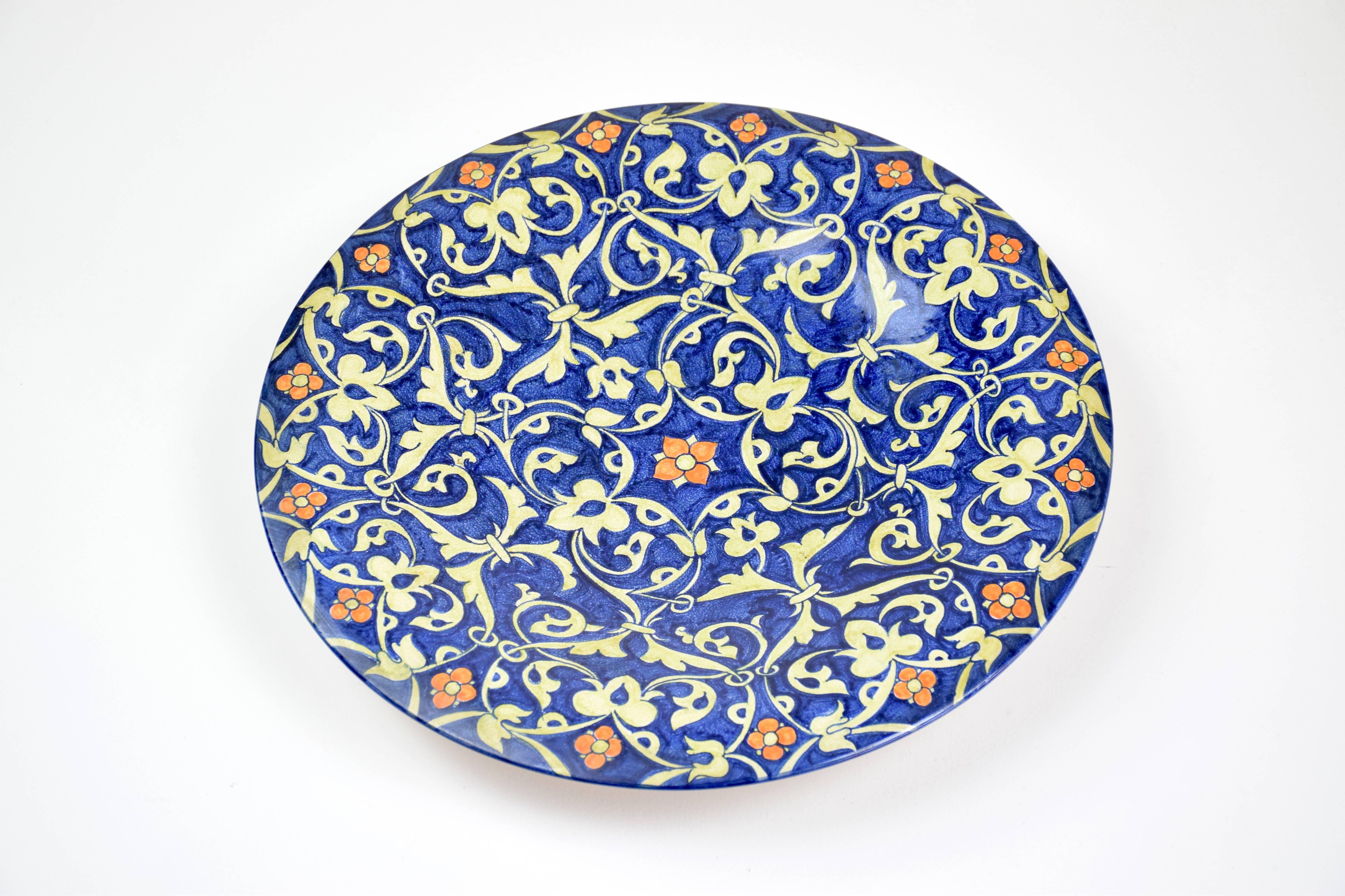 20th Century Italian Hand Painted Centerpiece Dish, 1930-1940