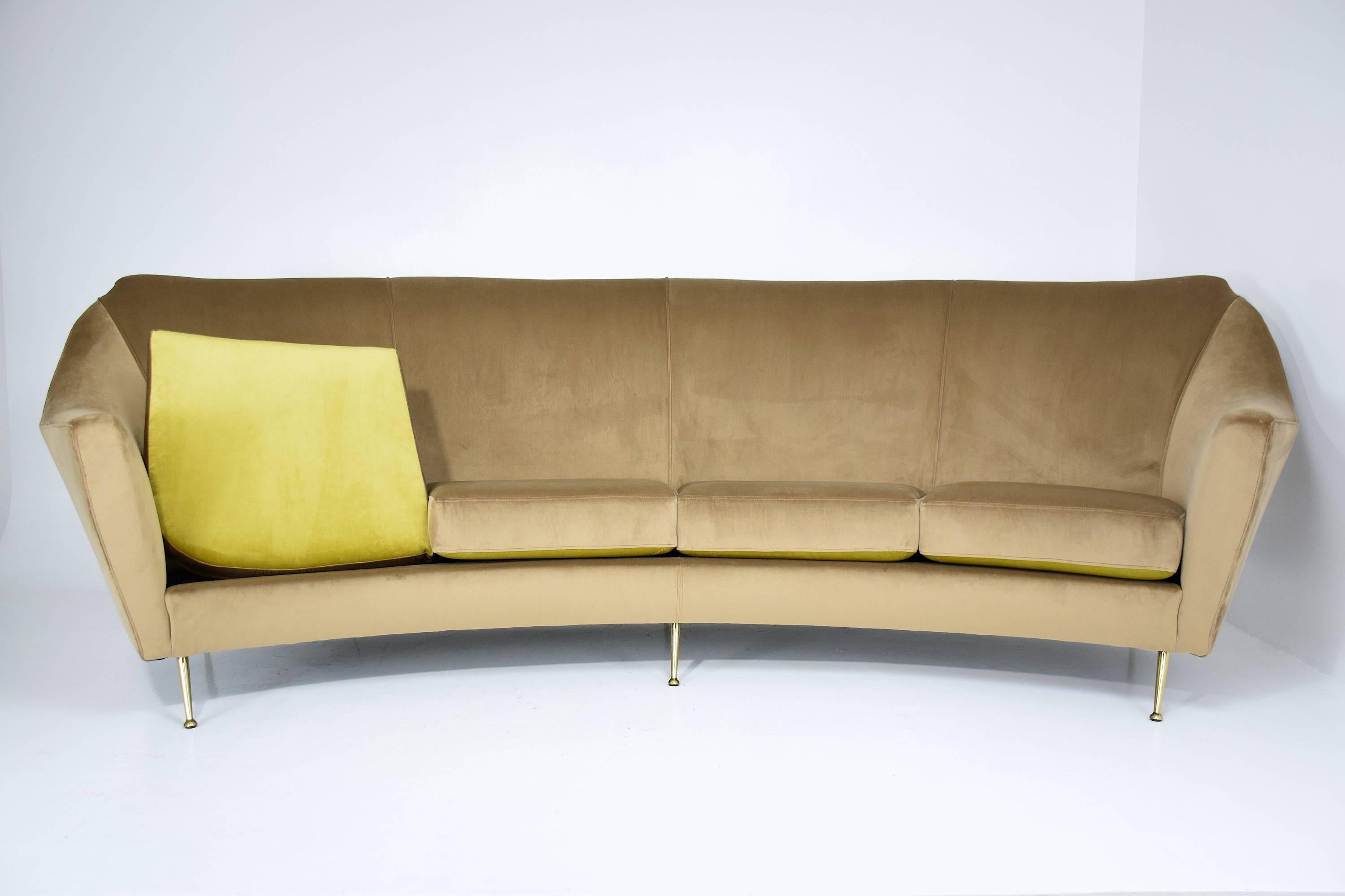 Italian Midcentury Circular Velvet Sofa, 1950's  1