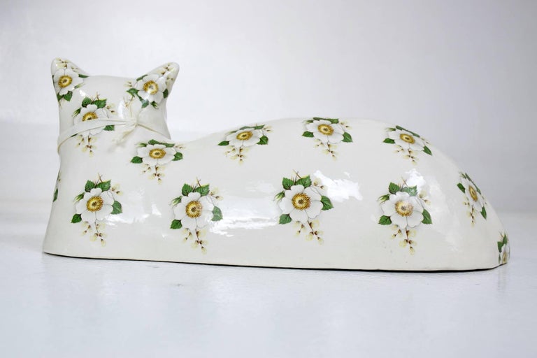 Vintage Ceramic Cat in its Chinese Box For Sale at 1stdibs