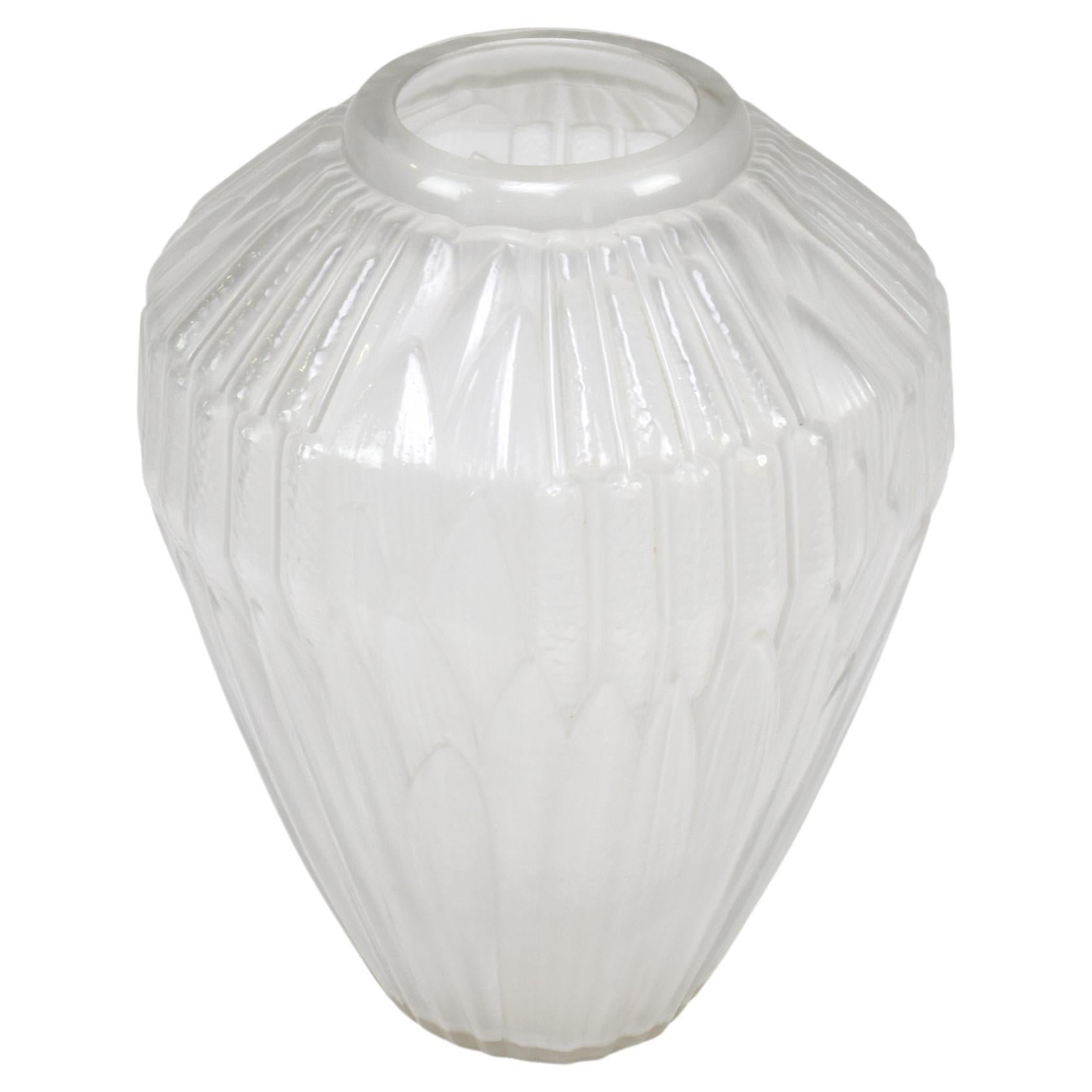1930s French Art Deco Frosted Glass Vase by André Hunebelle