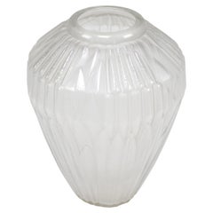 Vase en verre dépoli Art déco français des années 1930 par André Hunebelle
