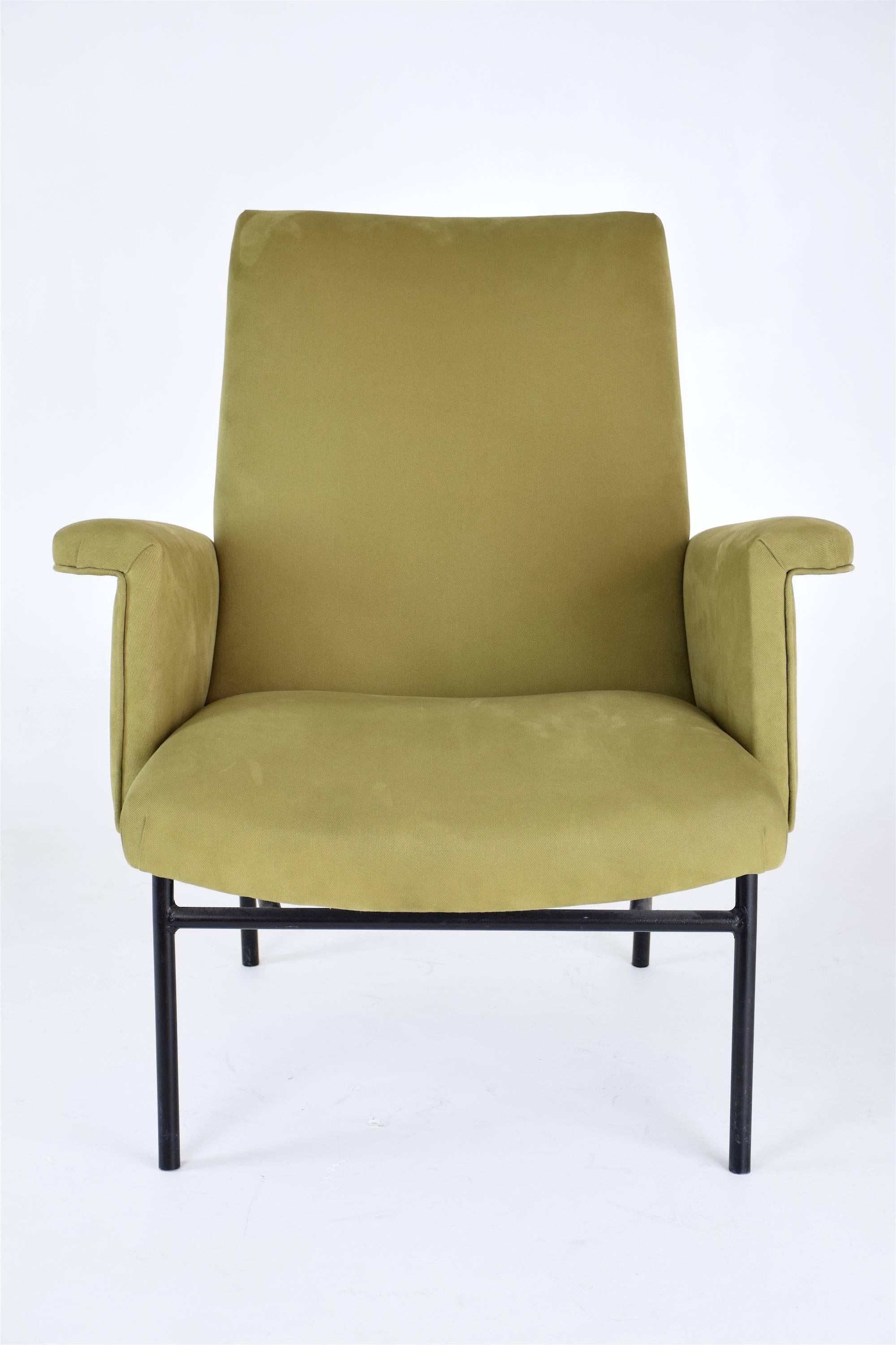 Pair of SK660 Armchairs by Pierre Guariche 2