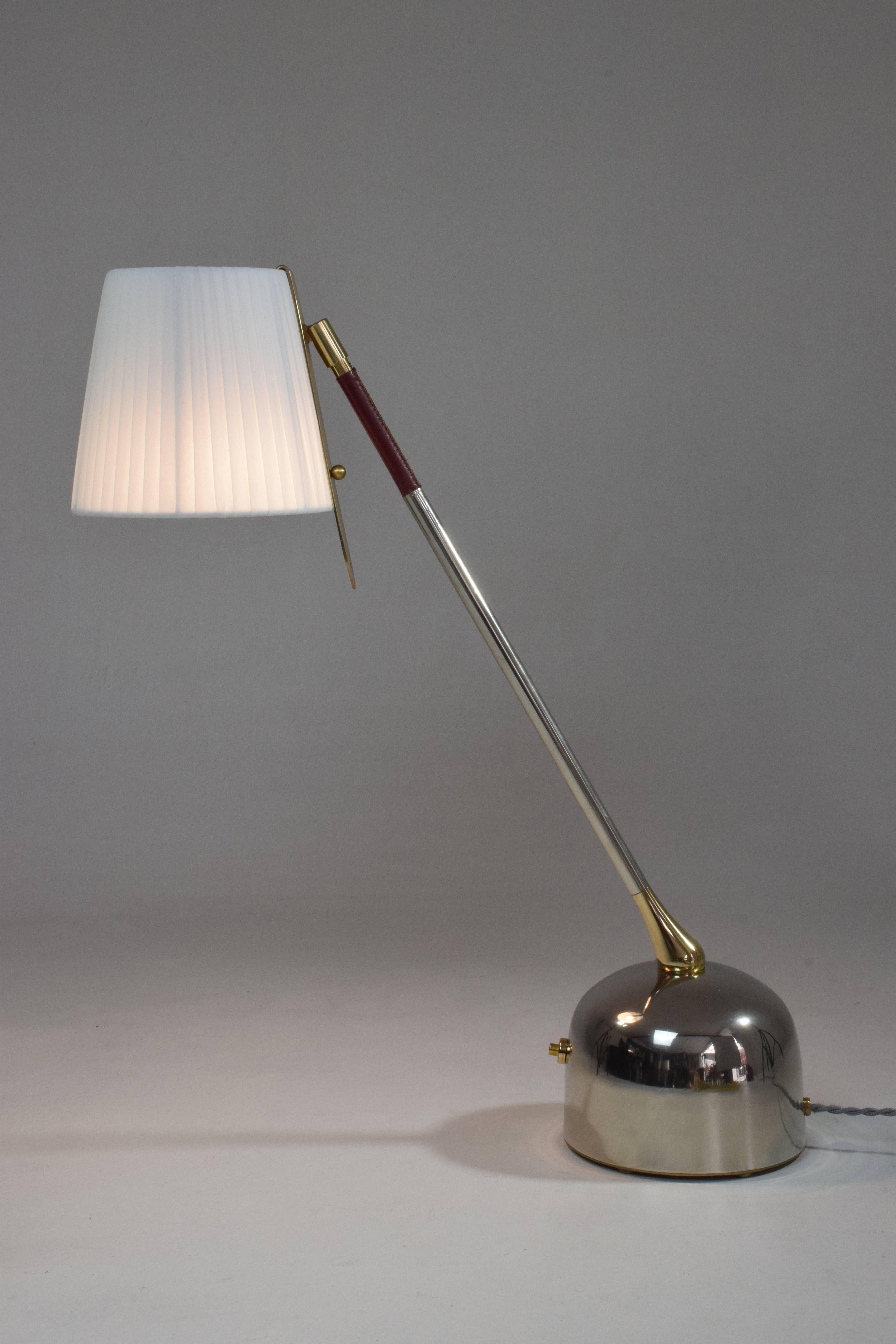 Infinitus-V Contemporary Articulating Brass Table Lamp, Flow Collection 1