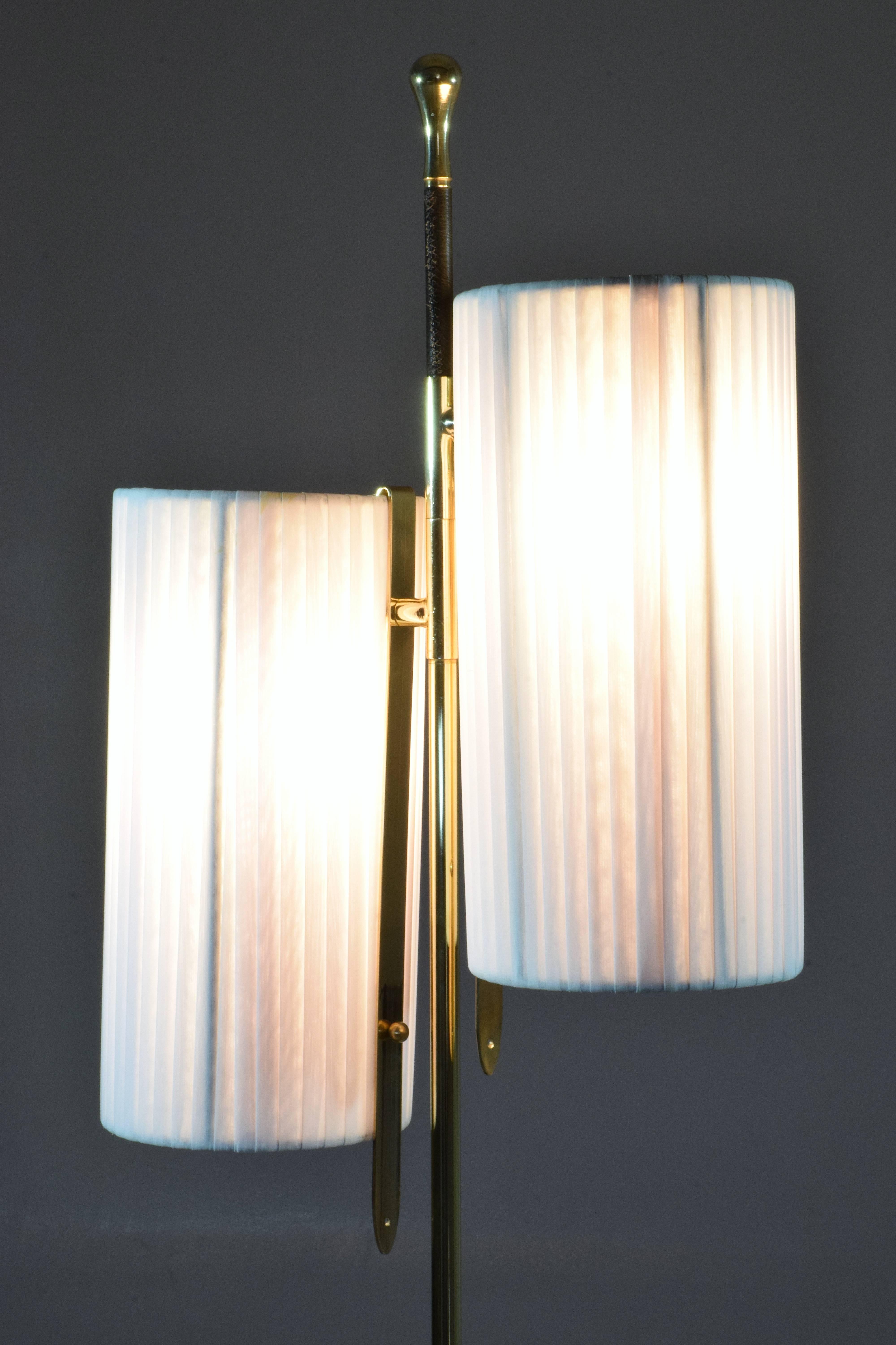 IDO.F3 lampadaire contemporain en laiton et marbre, collection Flow en vente 2
