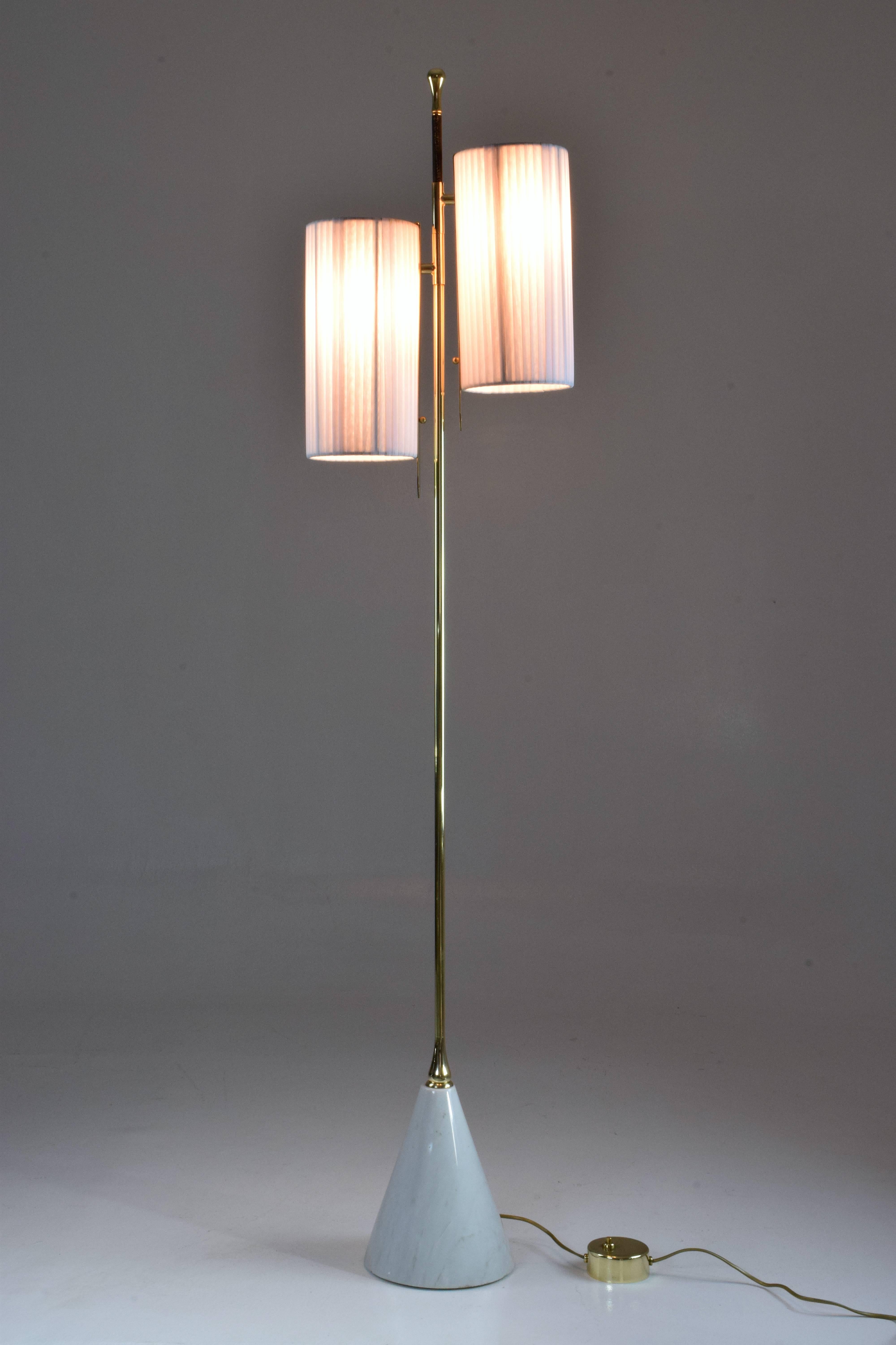 French IDO.F3 Contemporary Brass Marble Floor Lamp, Flow Collection For Sale