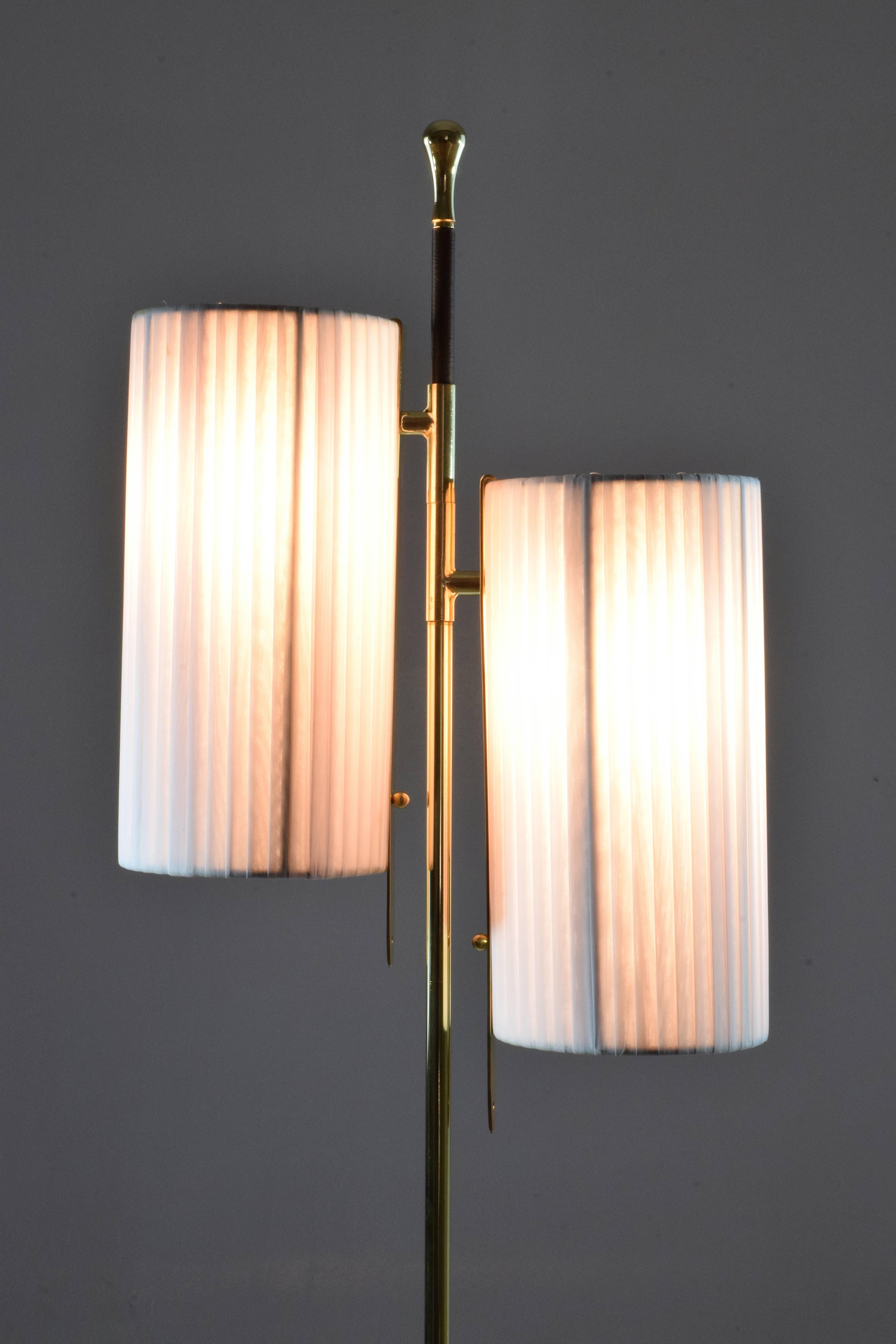 IDO.F3 lampadaire contemporain en laiton et marbre, collection Flow en vente 4