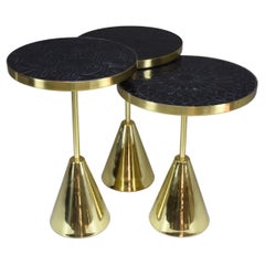 Set von drei zeitgenössischen Mosaik-Beistelltischen aus Messing, Flow-Kollektion