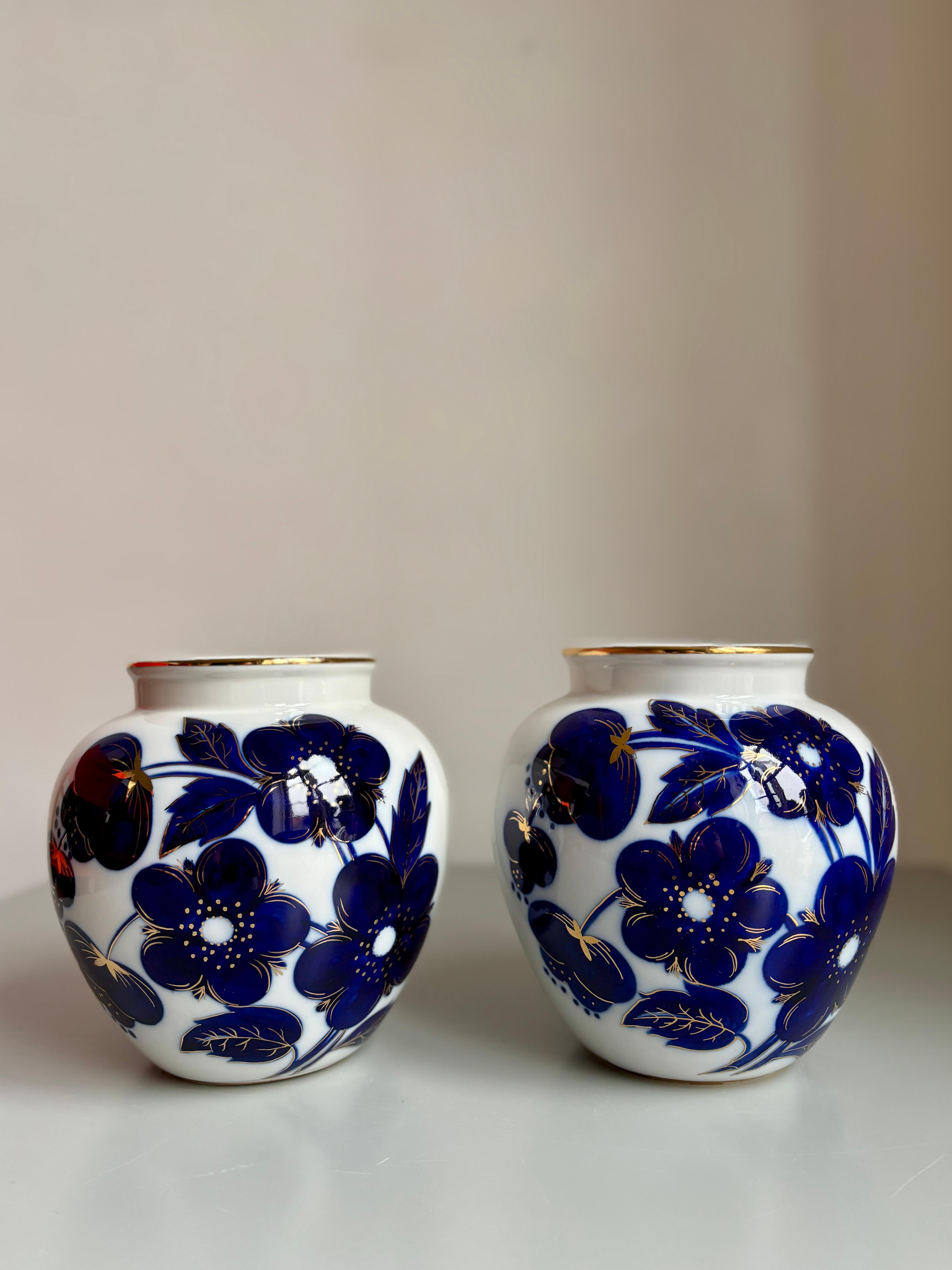 XX secolo Grande vaso Lomonosov Porcelain in oro 22 carati, decorazione cobalto, URSS - 2 disponibili in vendita