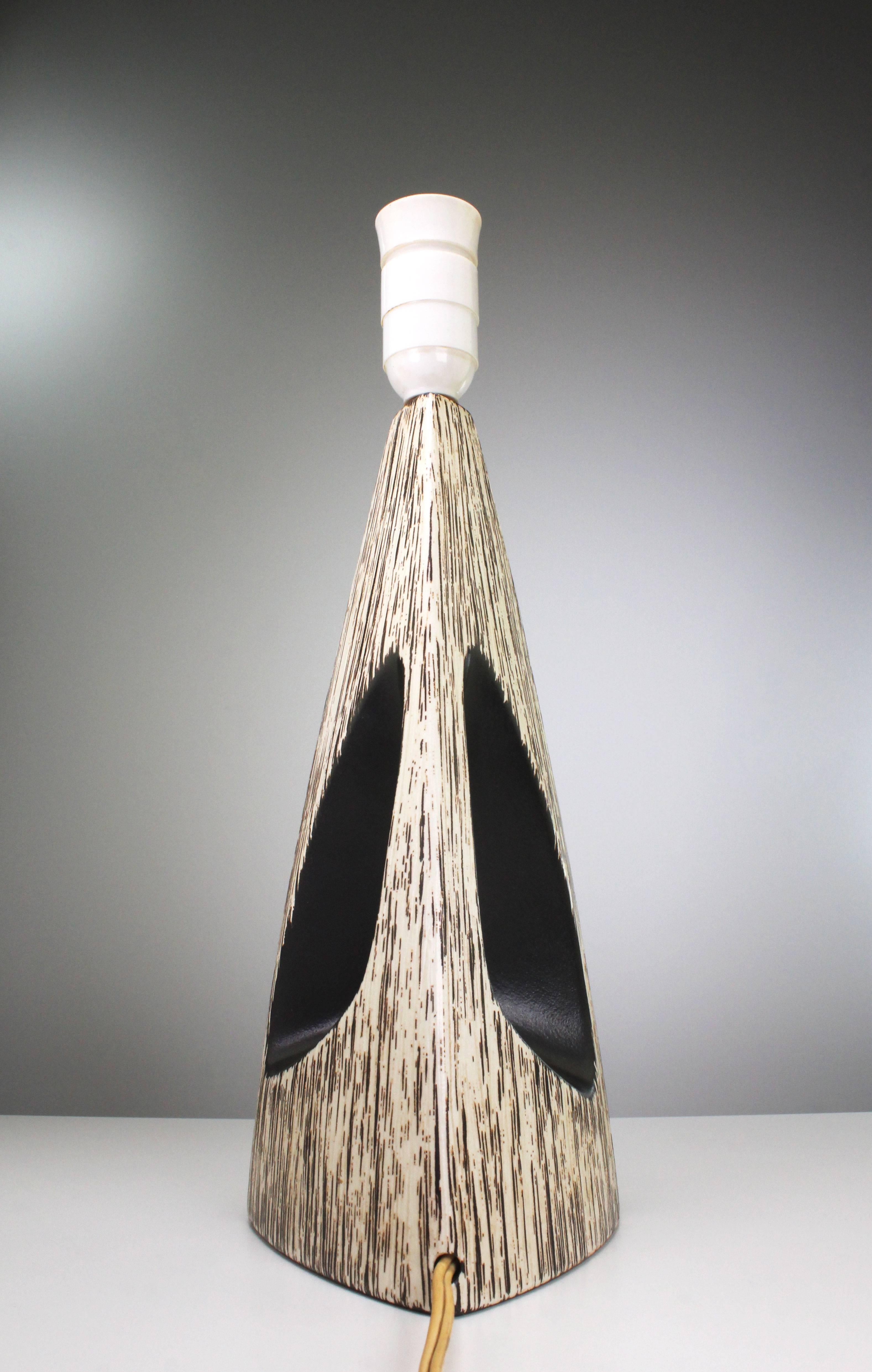 Mid-Century Modern Danish Soholm Triangular B/W Sgraffito Lamp with Black Handle, 1950s