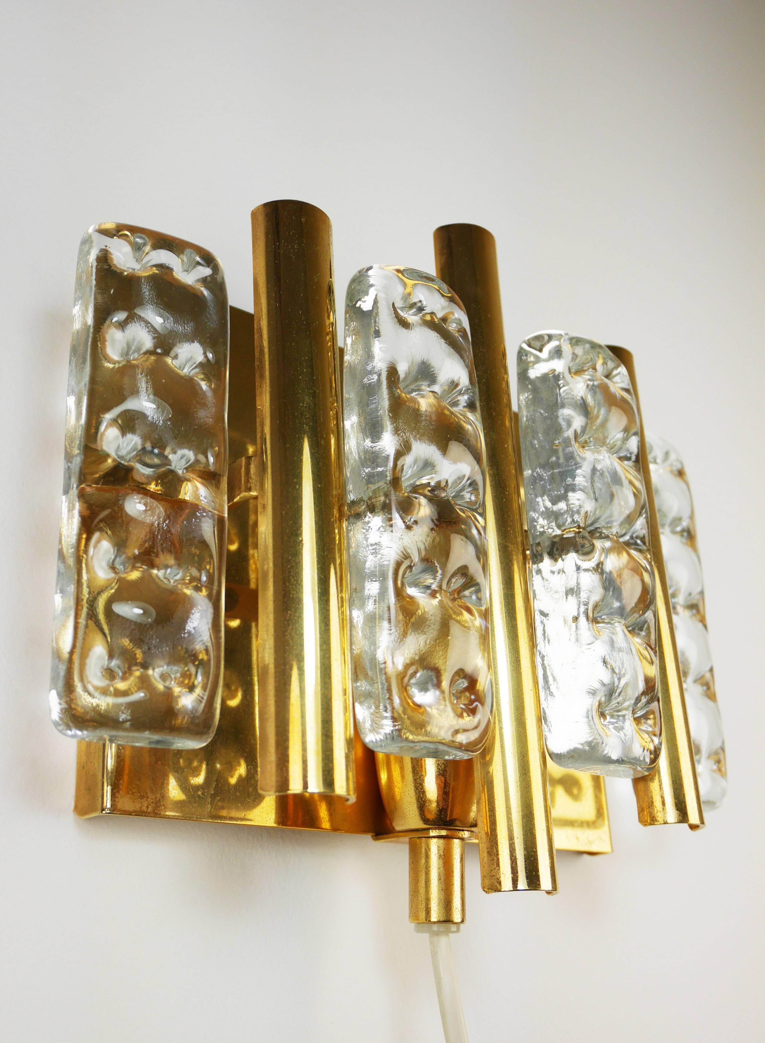 Mid-Century Modern Hans-Agne Jakobsson for Orrefors Art Glass Brass Wall Light, Sweden, 1970s For Sale