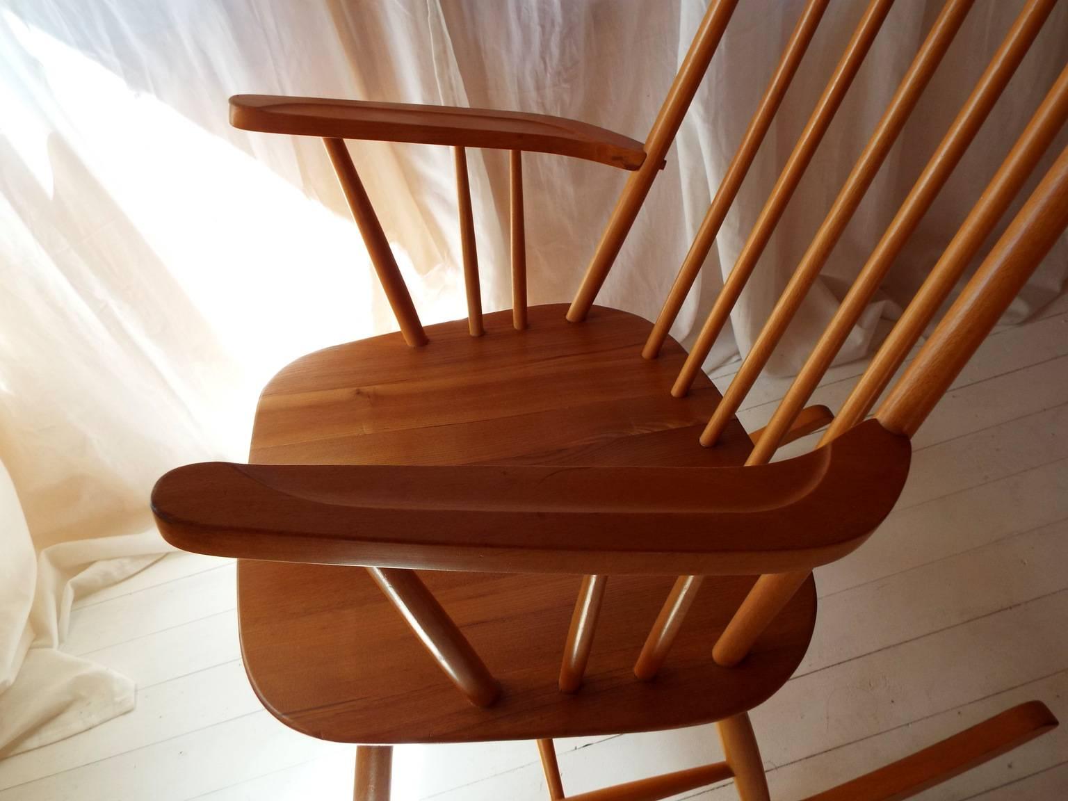 20th Century Midcentury Rocking Chair by Austrian Architect Roland Rainer with Beech frame For Sale