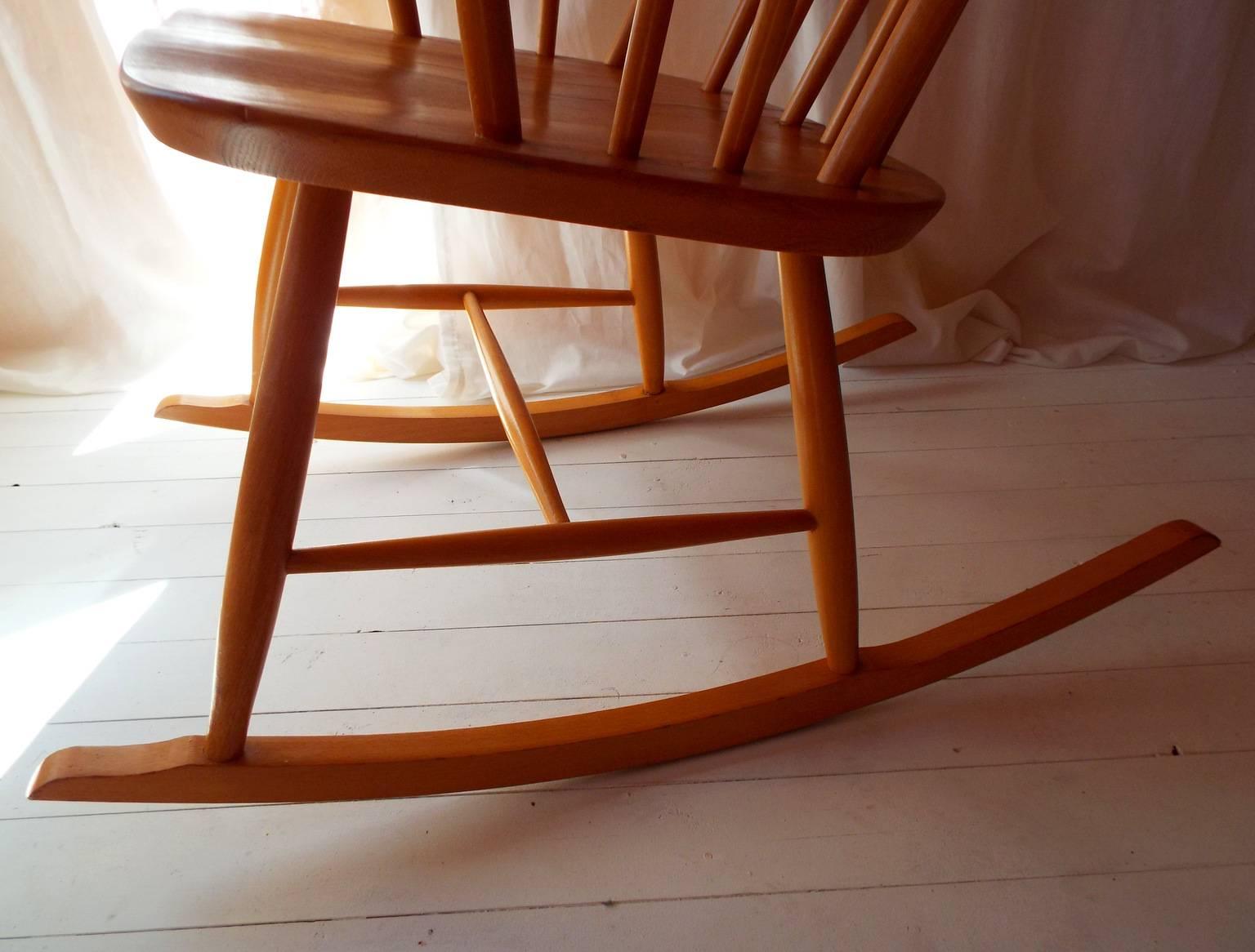 Midcentury Rocking Chair by Austrian Architect Roland Rainer with Beech frame For Sale 1