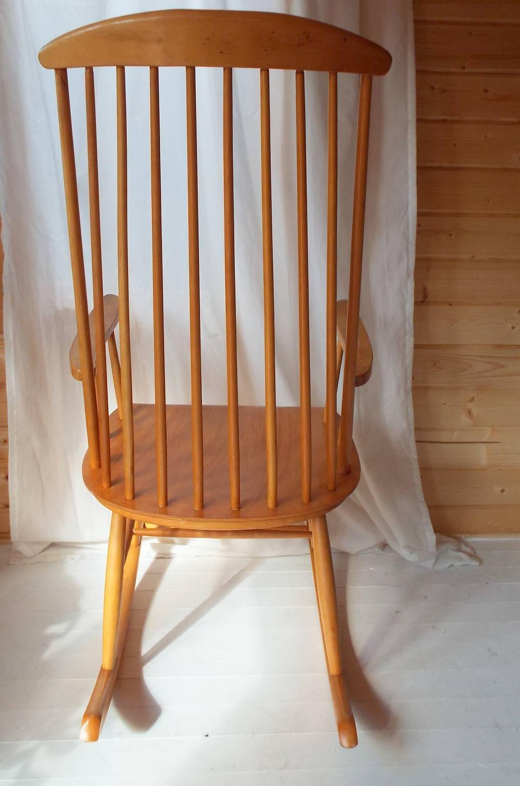 European Midcentury/1960s Rocking Chair by Ilmari Tapiovaara Beech frame Bent ply seat For Sale