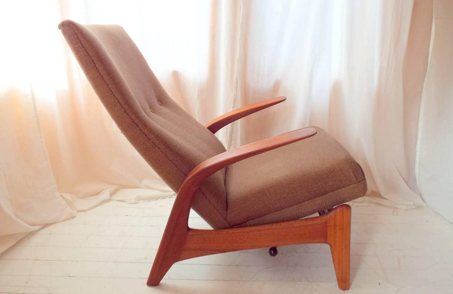 20th Century 1960s Gimson & Slater Rock'n'rest Lounge Chair with Original Twill Upholstery For Sale