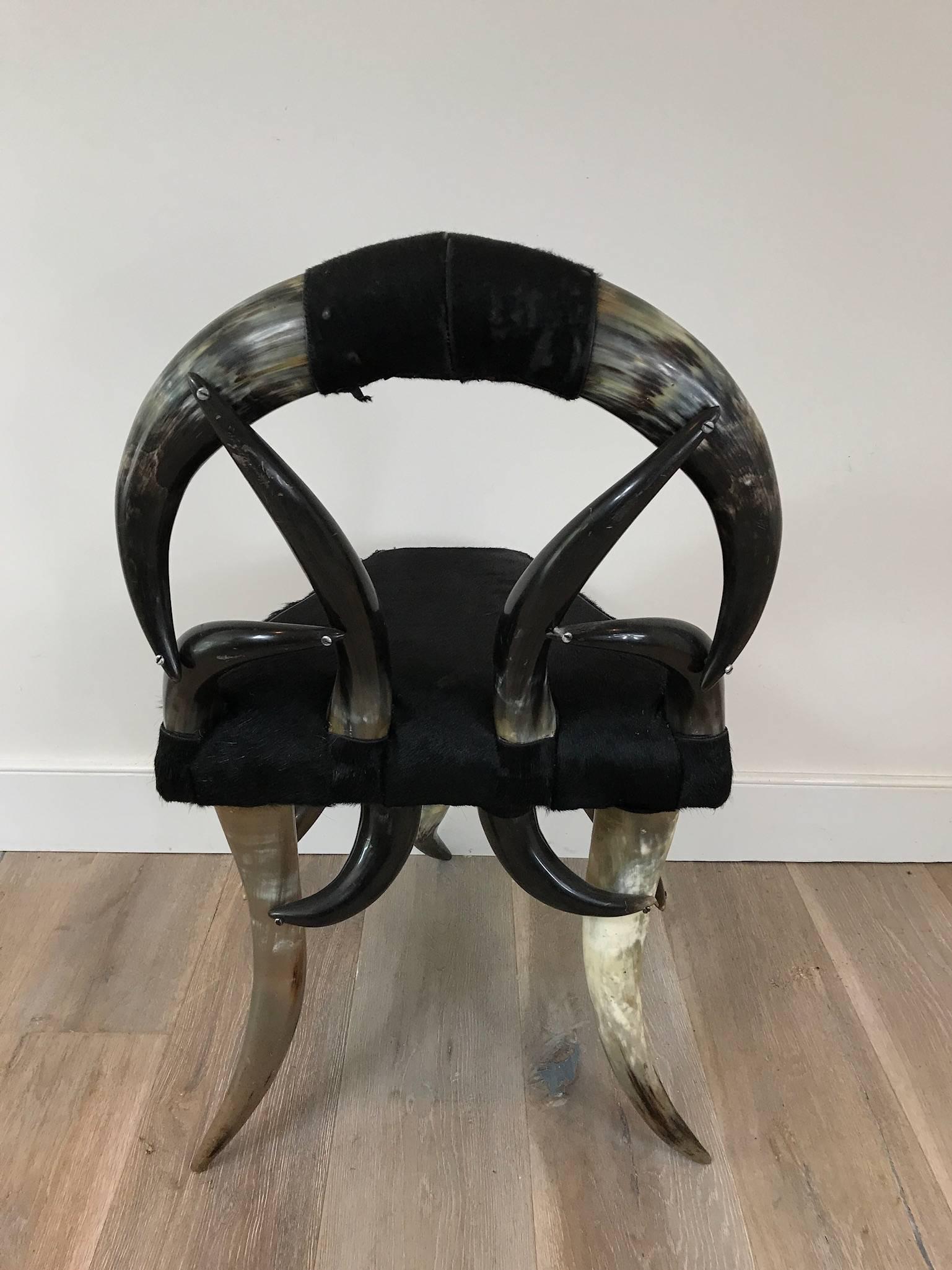Diminutive Horn and Cowhide Seat In Excellent Condition In Stockton, NJ