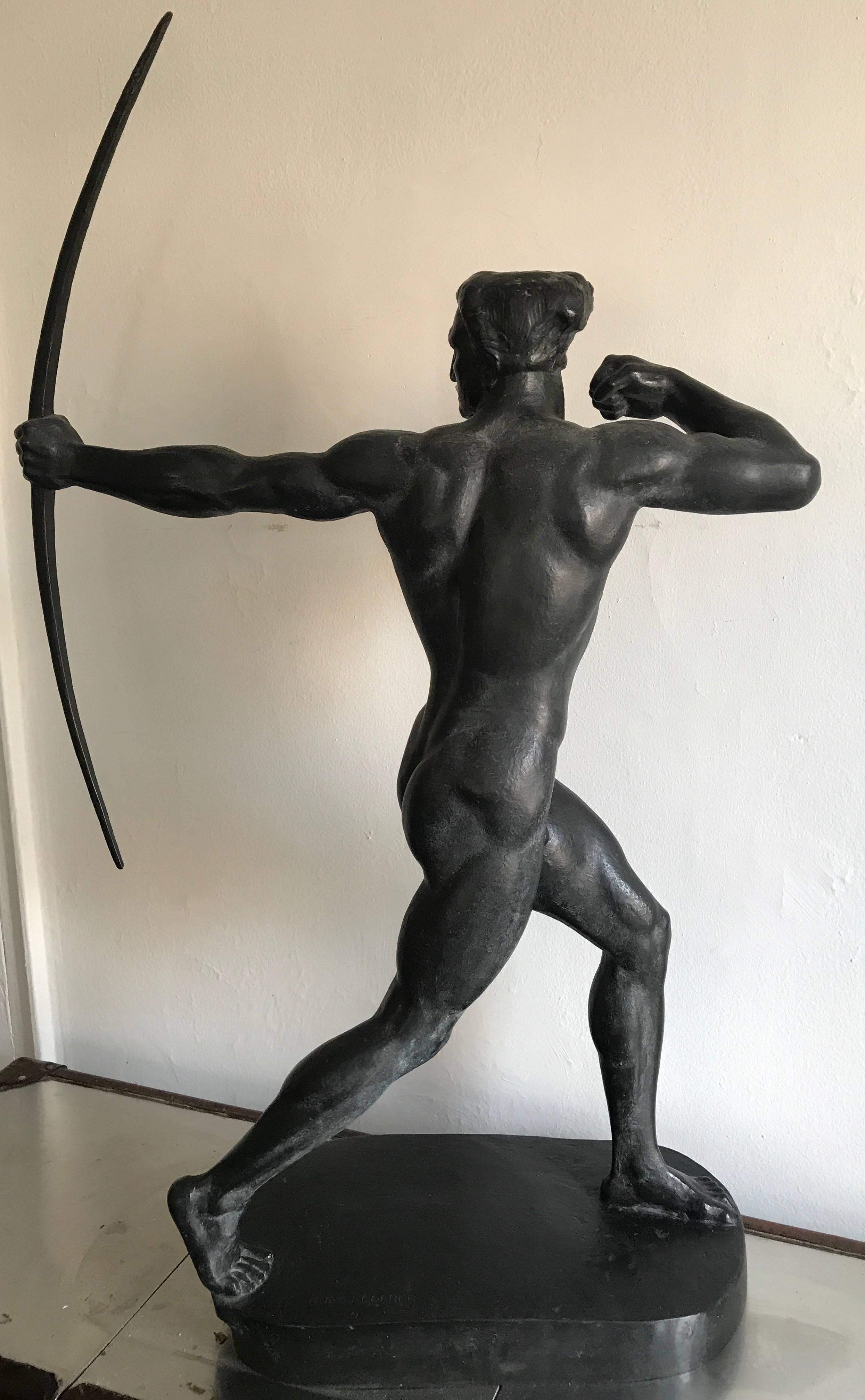 Strong and stunning Art Deco bronze of an Archer by German sculptor Hugo Lederer (1871-1940).