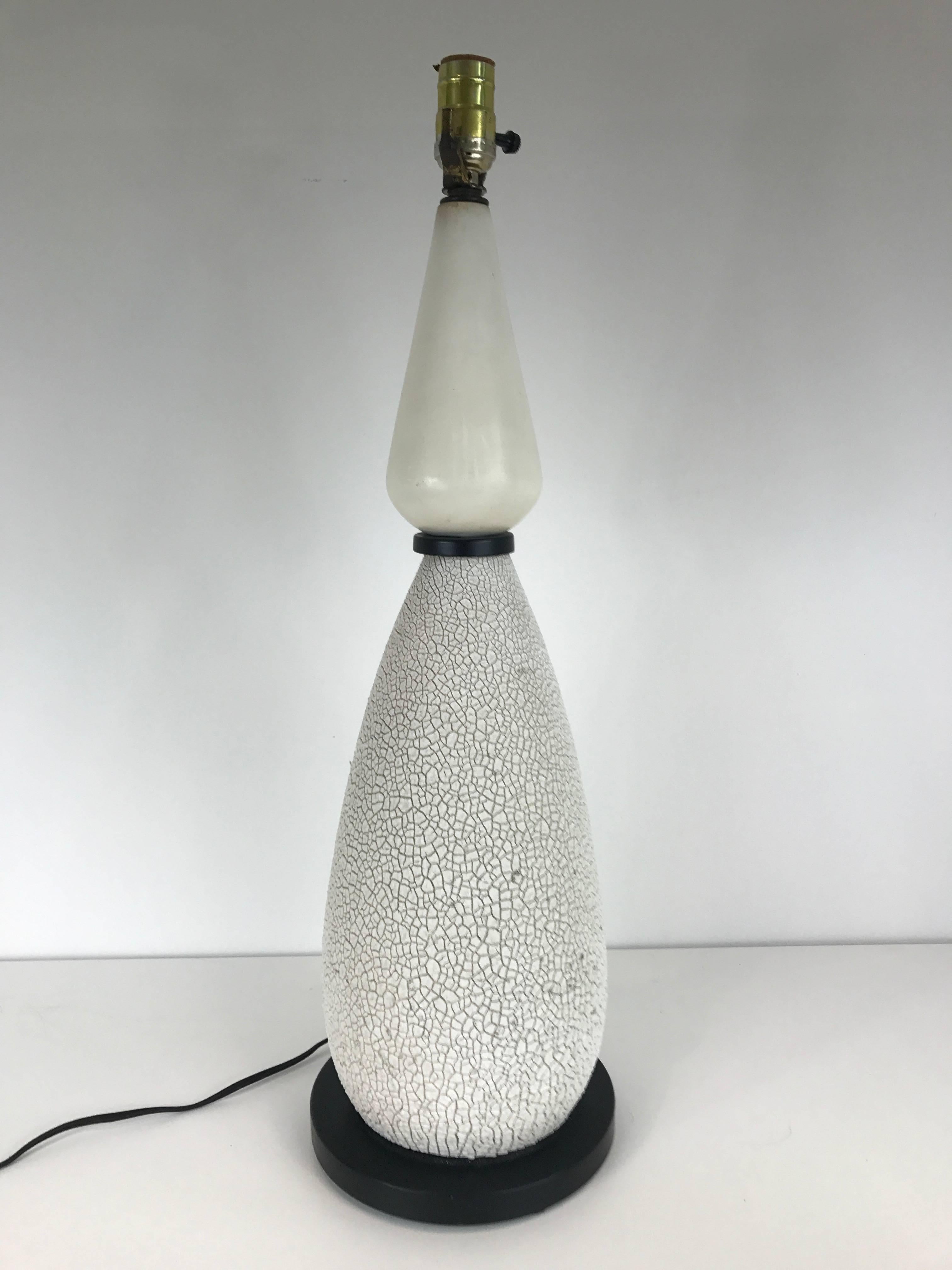 Pair of Midcentury Ceramic Table Lamps In Good Condition For Sale In Stockton, NJ